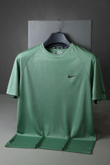 Nke Ready Fitness Mesh Dry-Fit Tee In Green