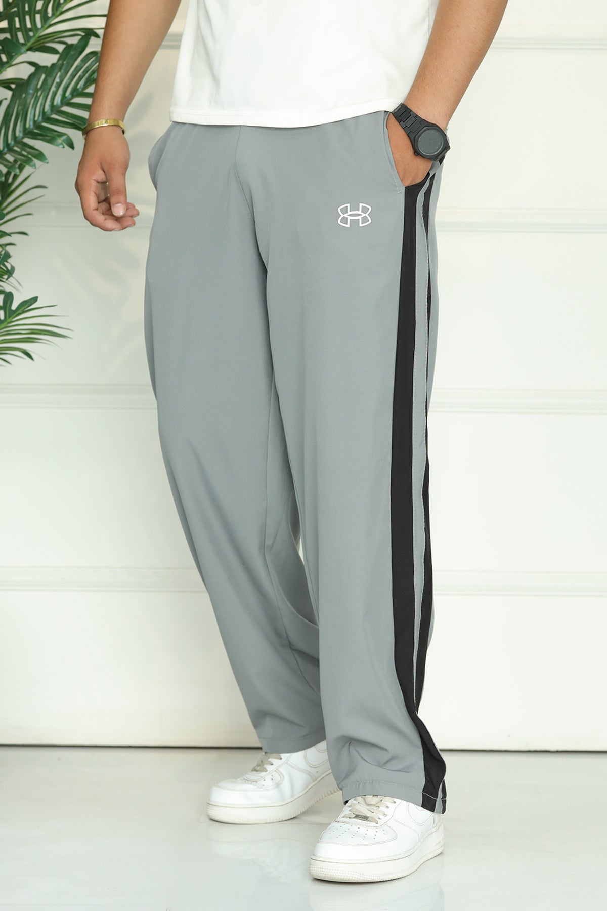 Undr Armr Micro-Tech Heritage Stripe Sportswear Trouser In Light Grey