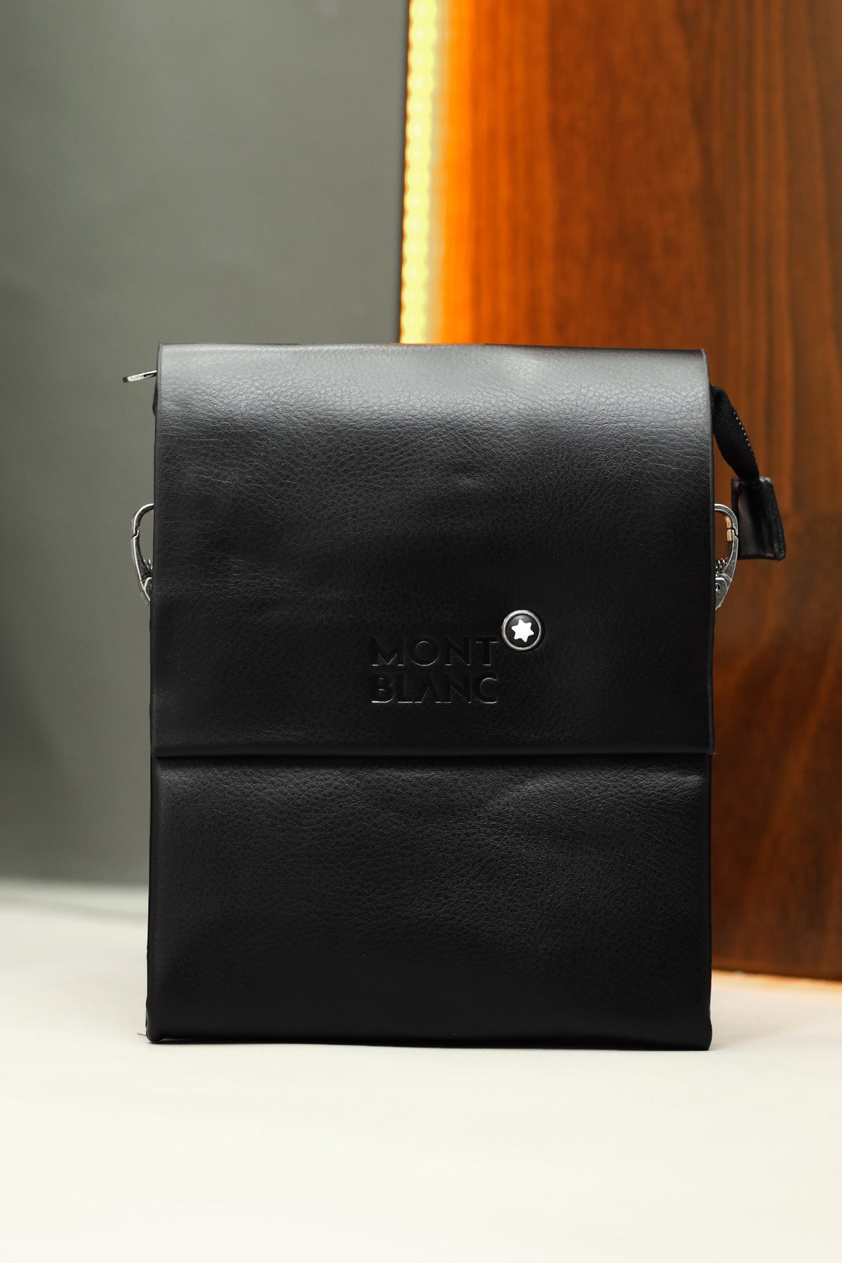 Mnt Blnc Imported Fine Leather Cross Body Bag in Black