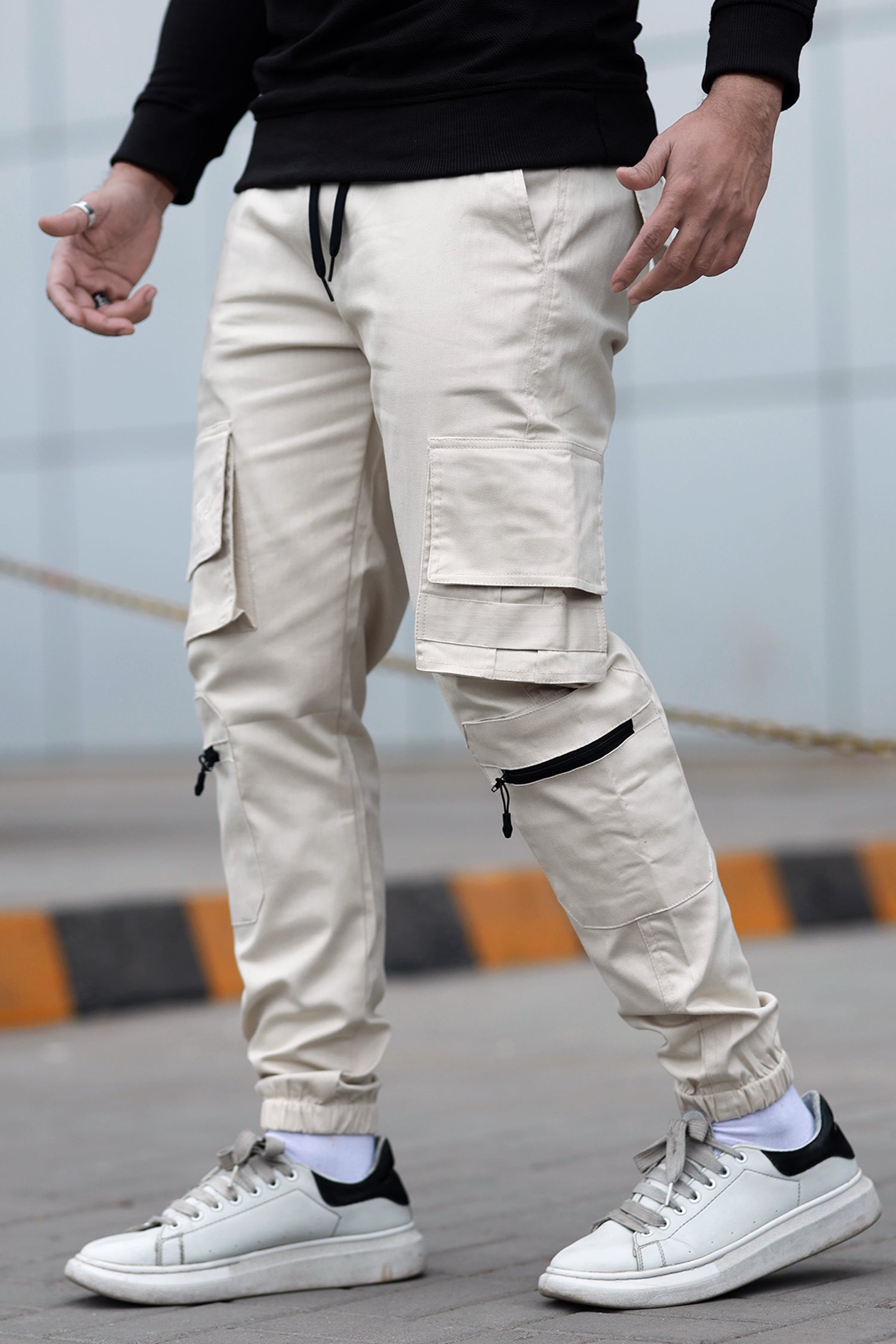 Turbo Grip Bottom Men's Cargo Trouser In Beige