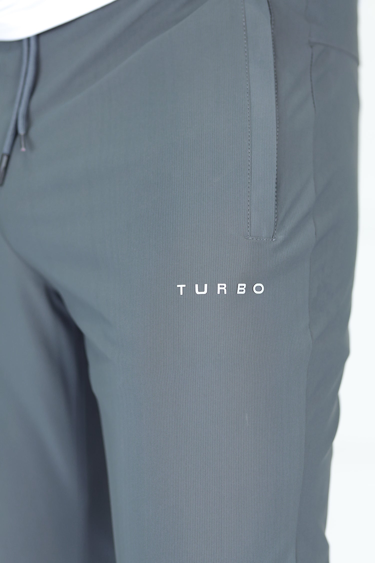 Turbo AllMotion Sleek Look Tapered Fit Men's Dryfit Trouser