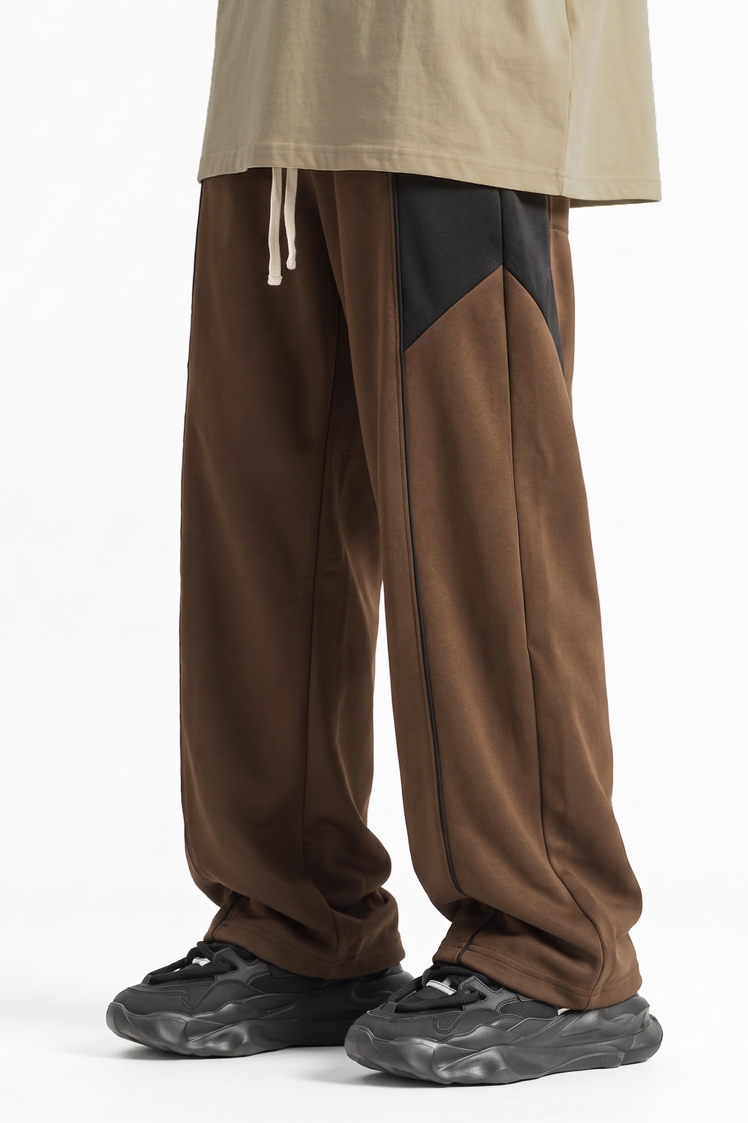 Turbo Side-Panel & Piping Design Loose Bottom Trouser In Coffee