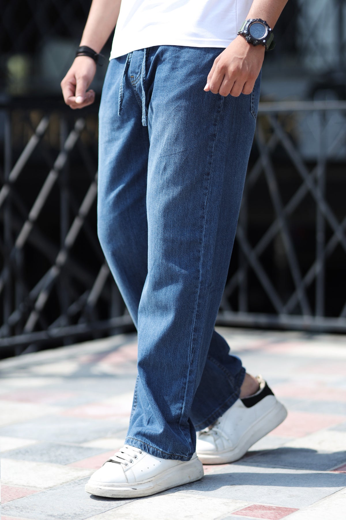 Loose Bottom Baggy Style Denim Turbo Jeans in Mid Blue