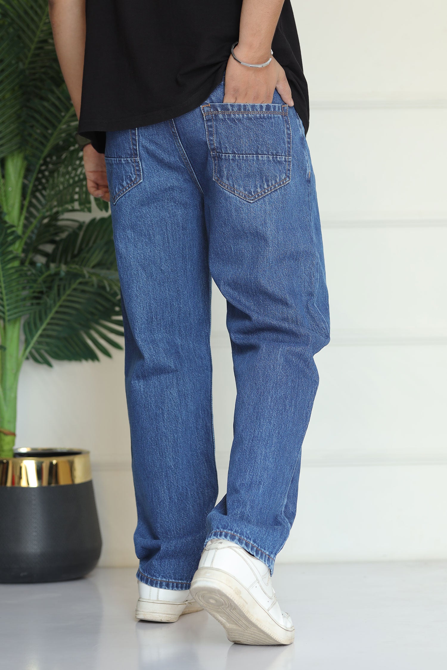 Turbo Men's Wide Straight Baggy Jeans In Mid Blue