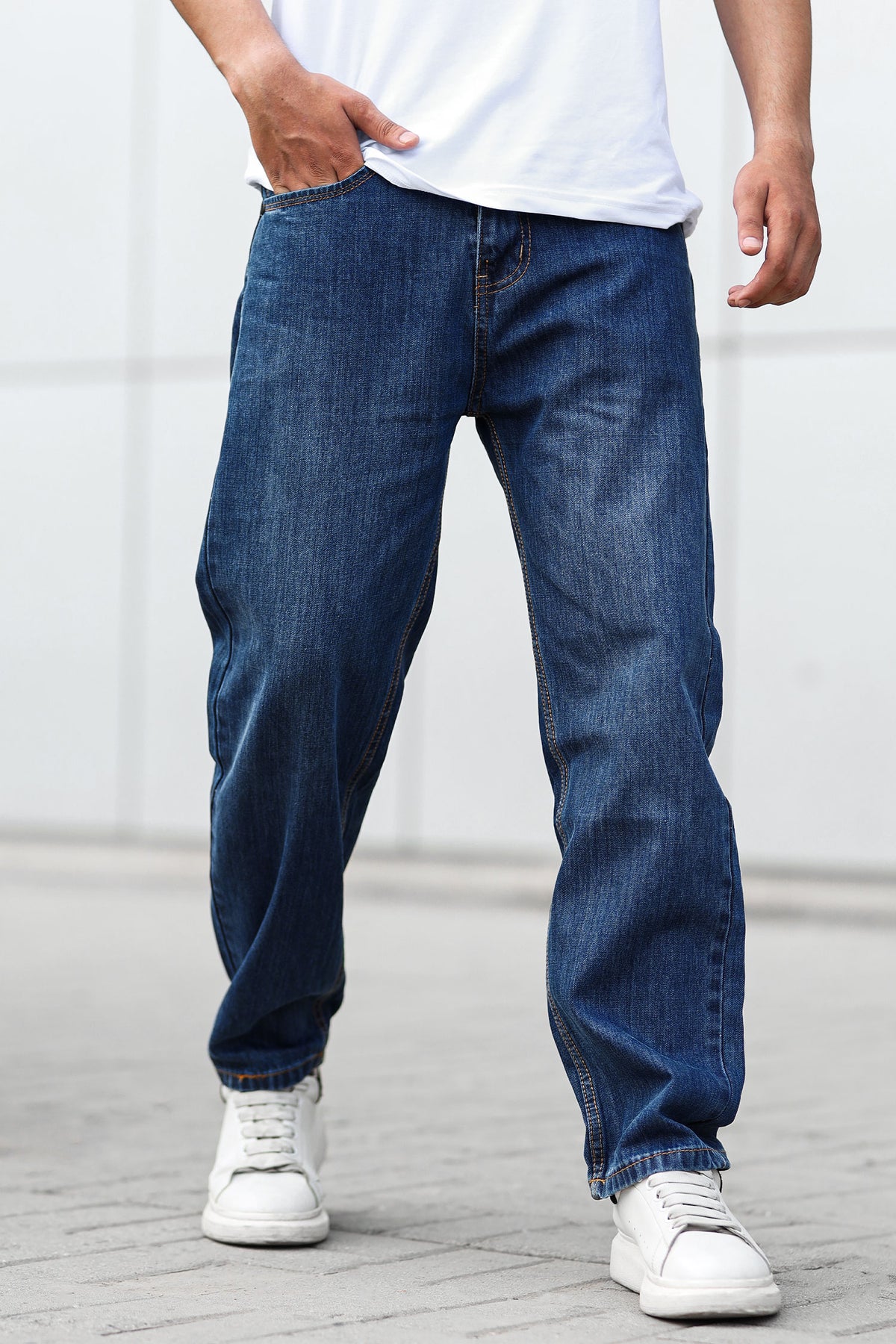 Loose Fit Turbo Jeans in Mid Blue