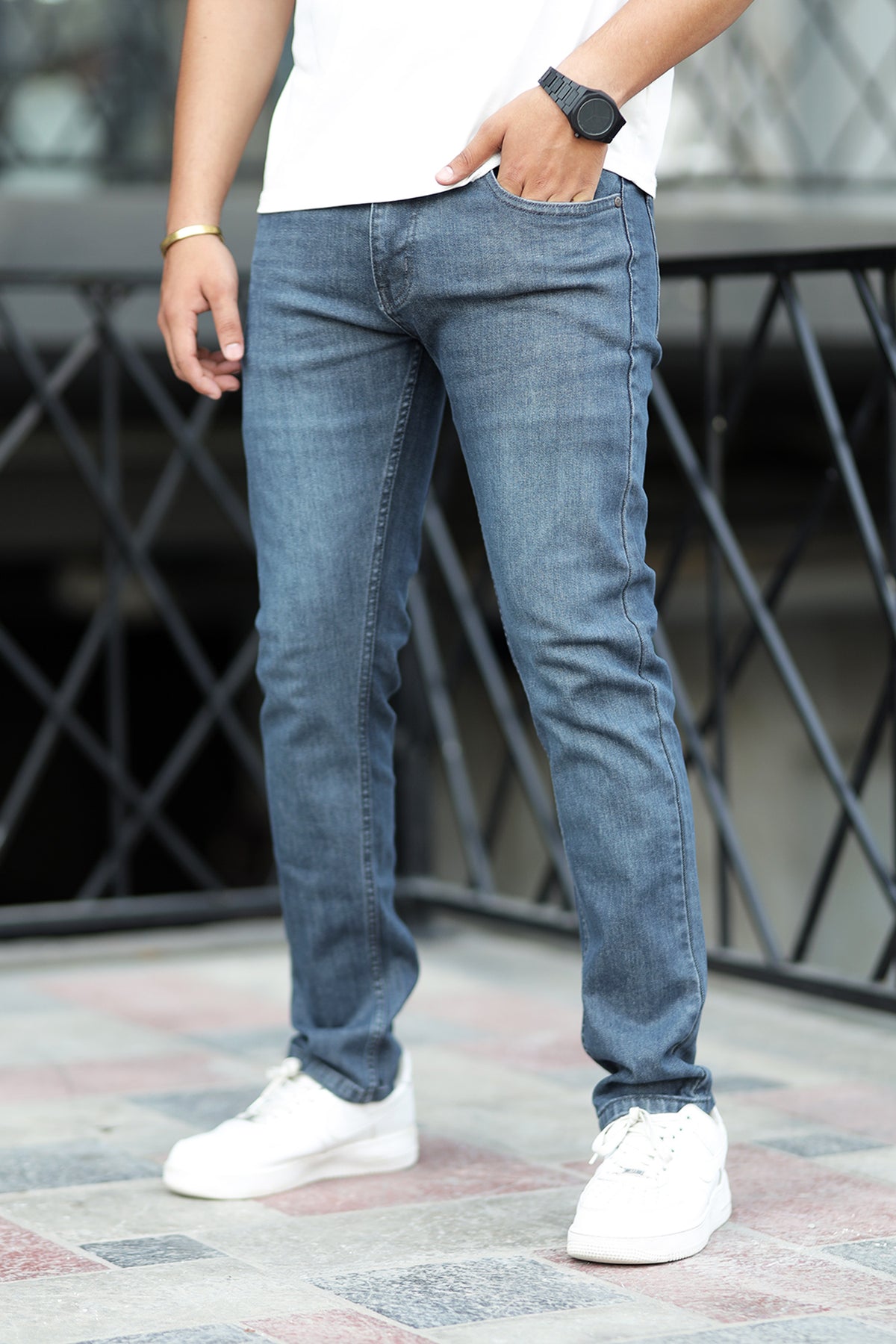 Denim Travel Essential Attire Slim Fit Jeans In Mid Grey