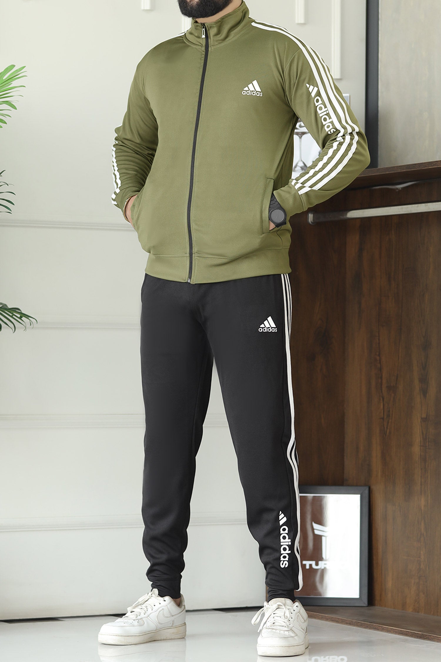 Adds 3 Stripes Signature Mock Neck Zipper Tracksuit