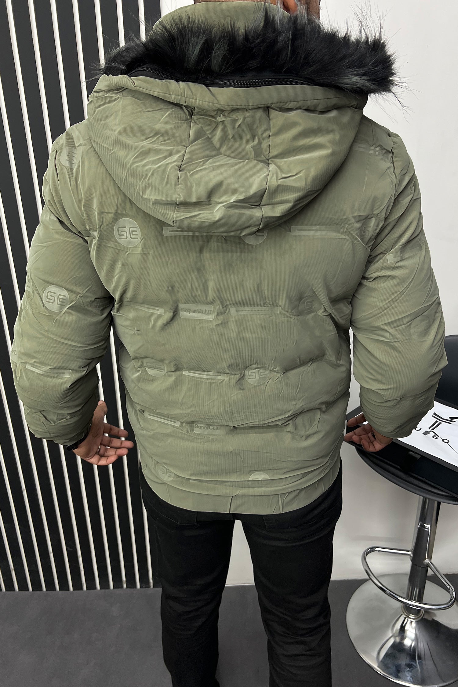 Fashionable Trendy Hood Style Imported Puffer Jacket