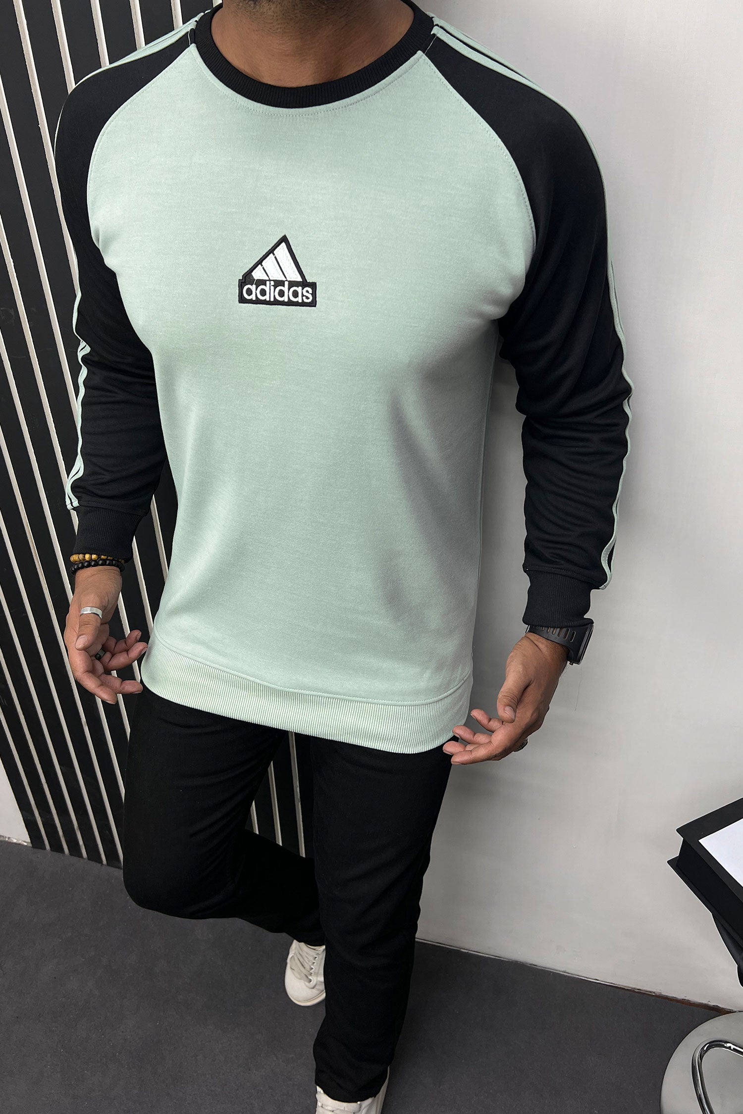 Adds Stripes Contrast Tone Full Sleeves Men's Sweatshirt