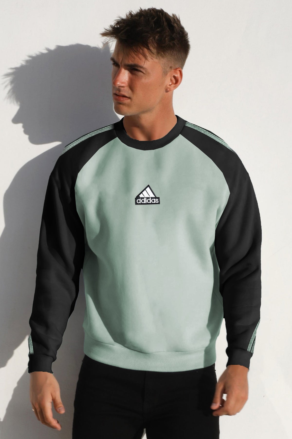 Adds Stripes Contrast Tone Full Sleeves Men's Sweatshirt In Moss Green