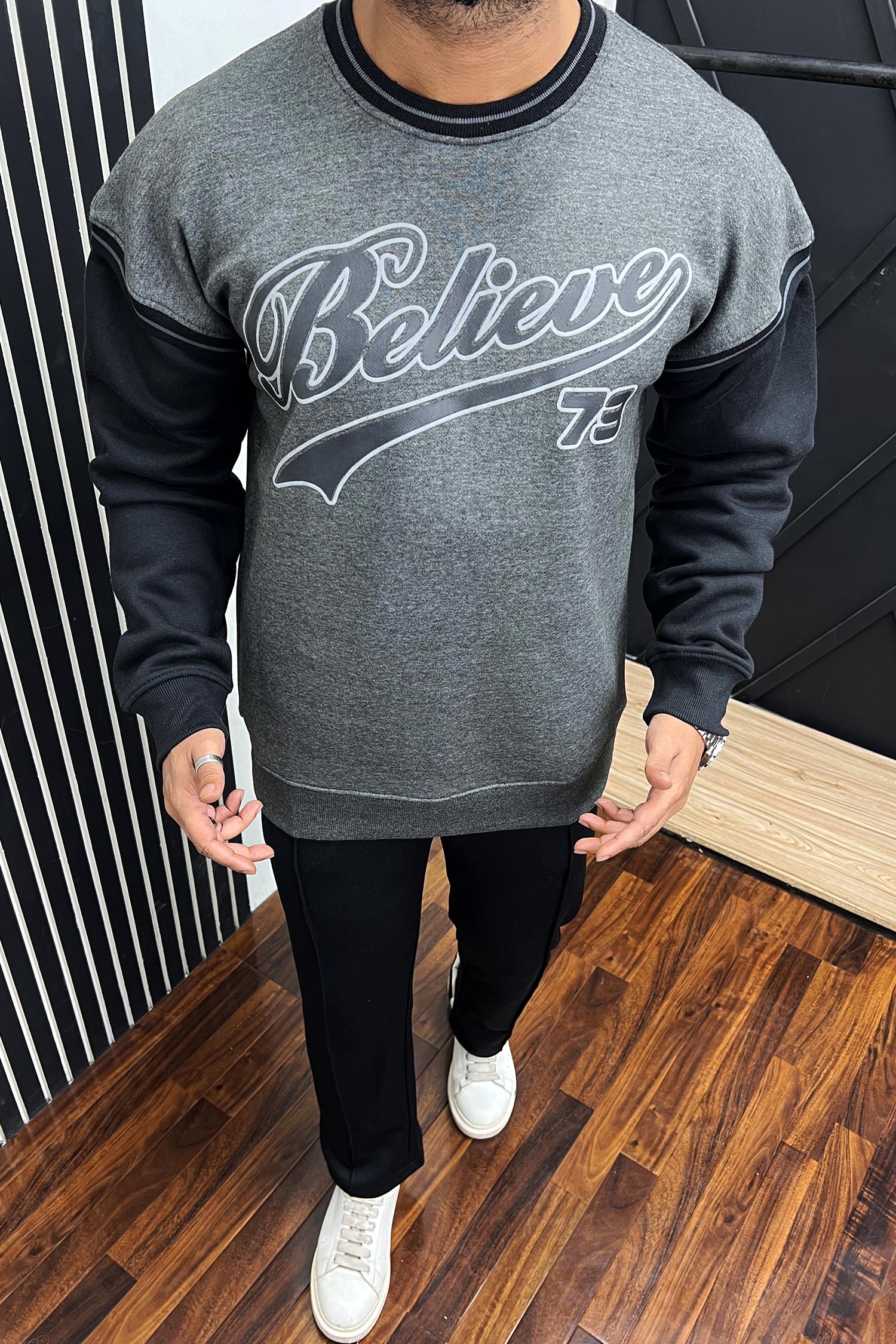 Embossed Logo Men's Over Size Sweatshirt In Charcoal