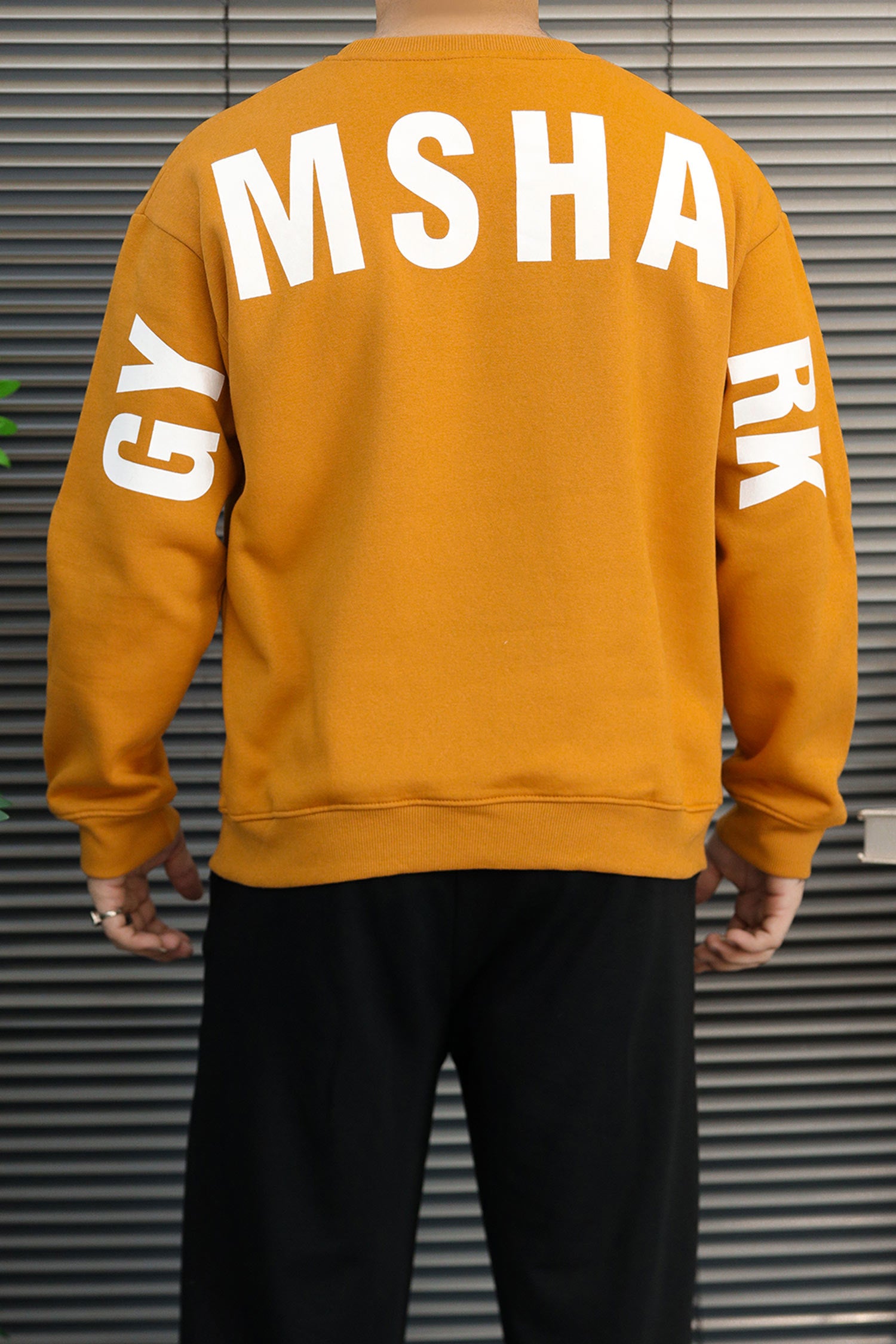 Gym Shrk Legacy Round Neck Men's Sweatshirt In Mustard