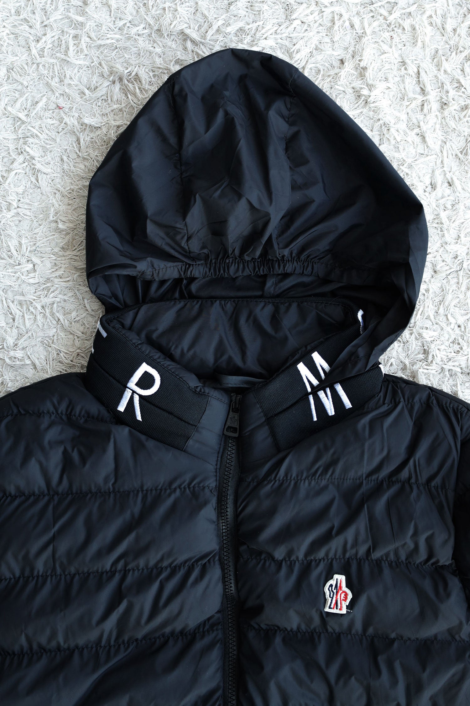 Moncler Quilted Padded Imported Puffer Jacket In Navy Blue