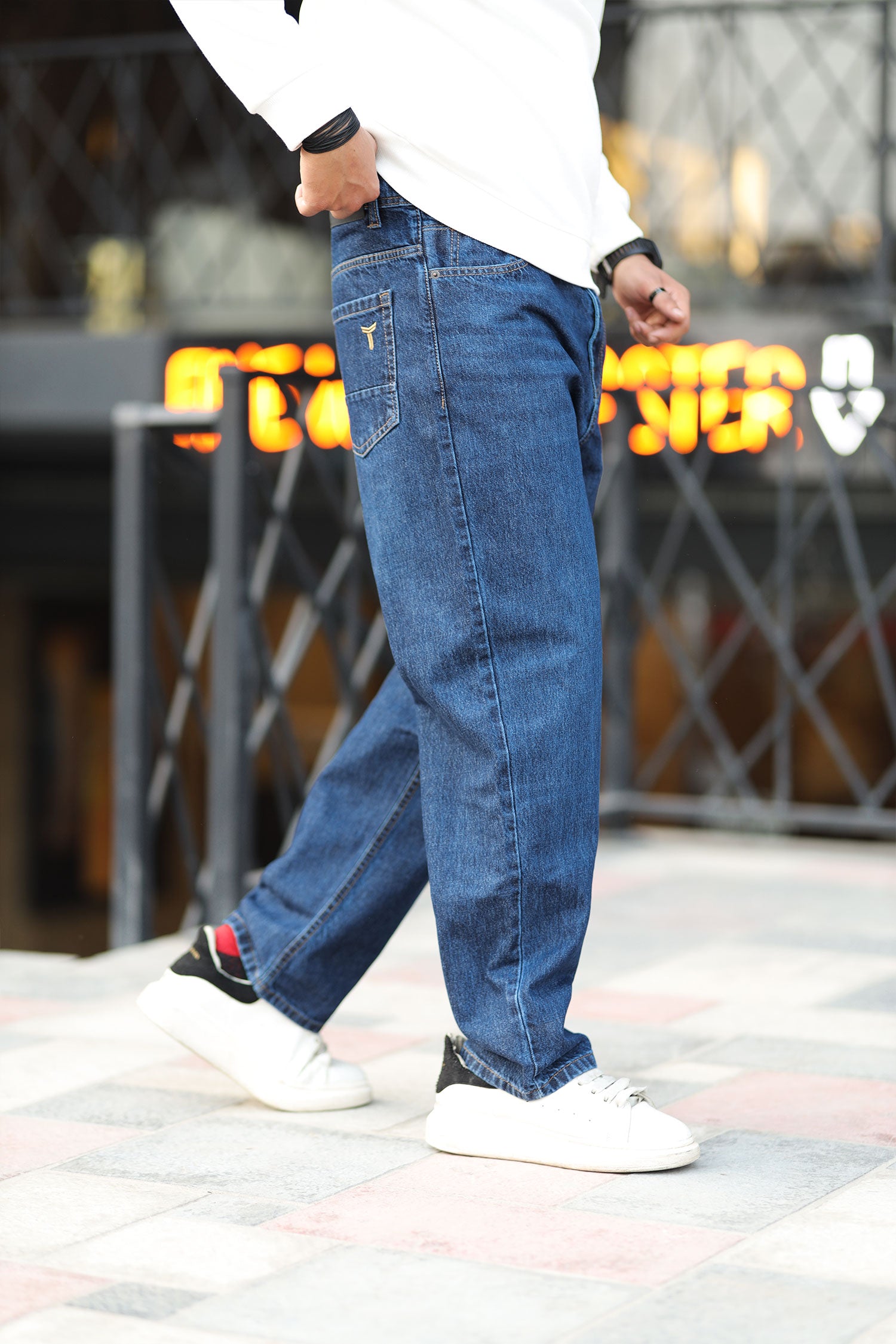 Loose Fit Comfy Denim Turbo Jeans in Navy Blue