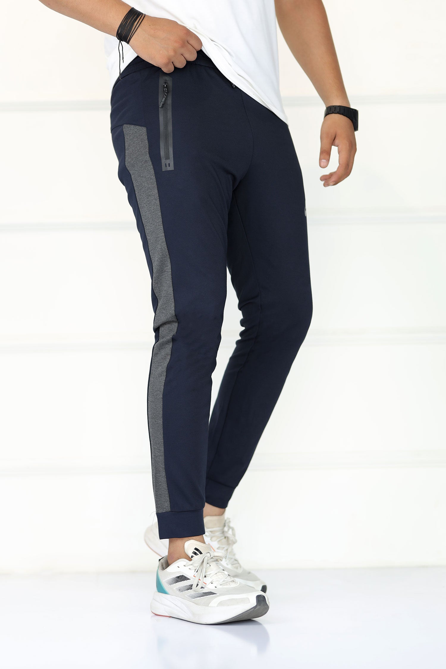 Nke 'Gravity-Defy' 4-Way Stretch SlimFit Trouser
