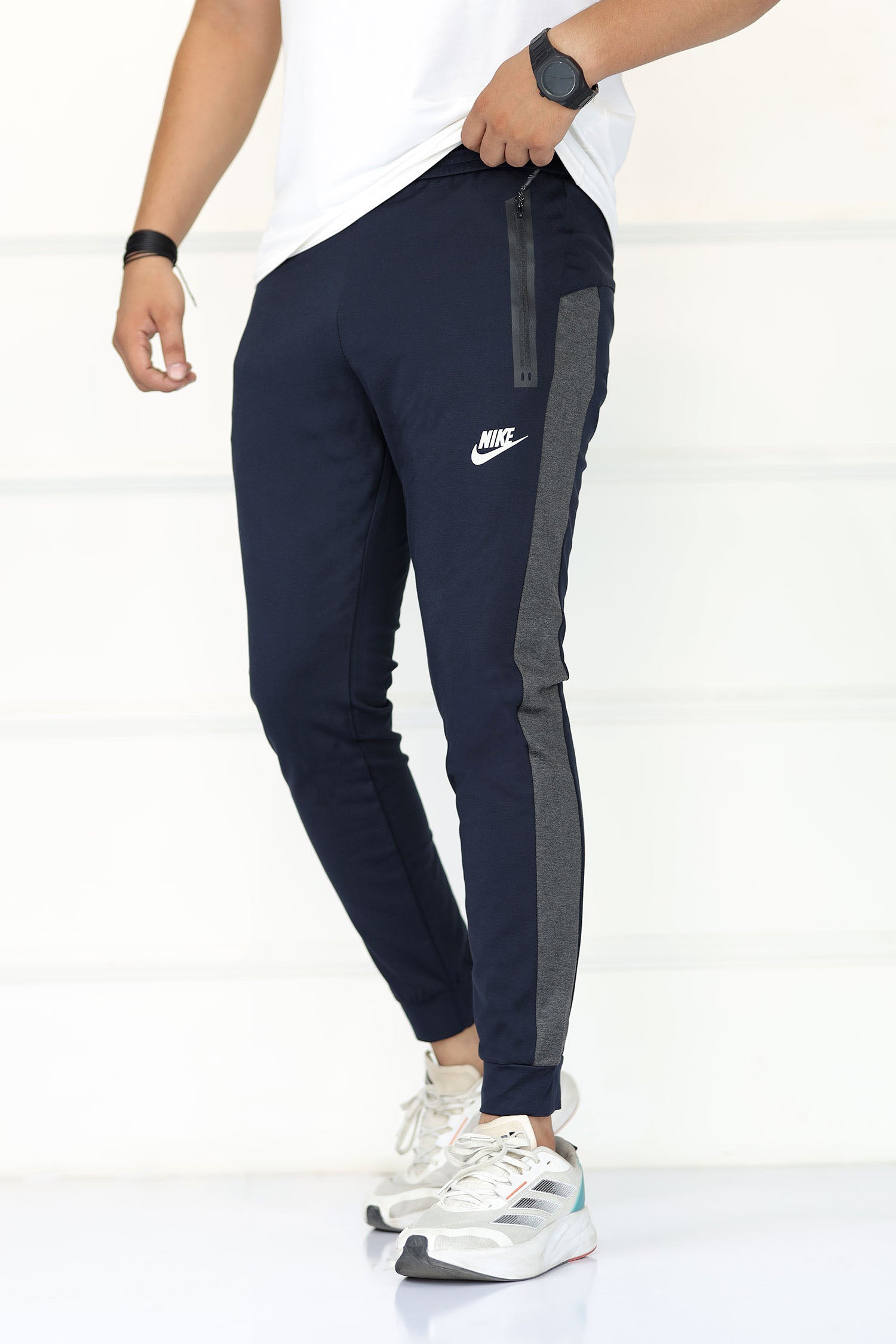 Nke 'Gravity-Defy' 4-Way Stretch SlimFit Trouser