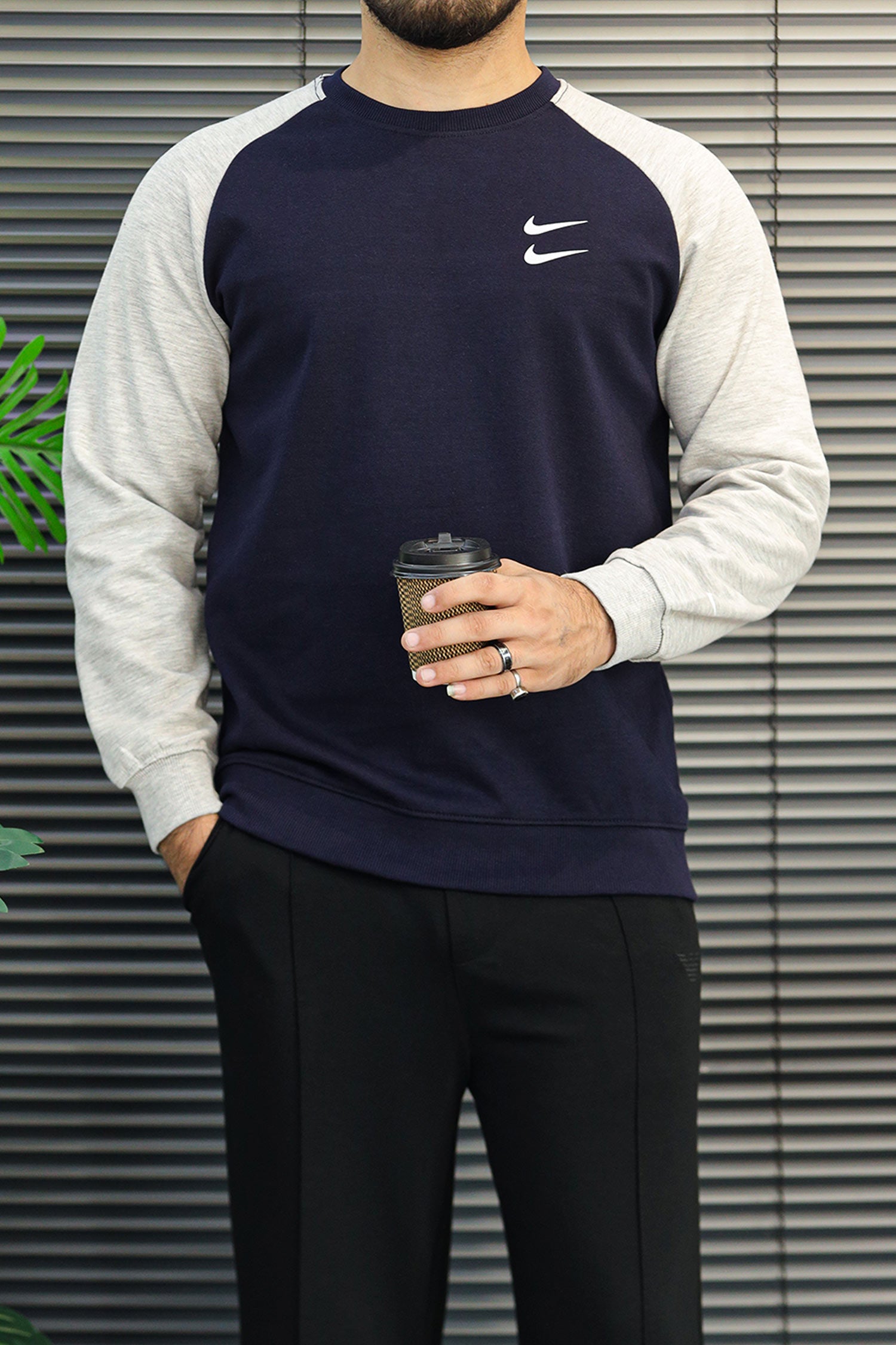 Nke Elite-Core Round Neck Men's Sweatshirt In Navy Blue