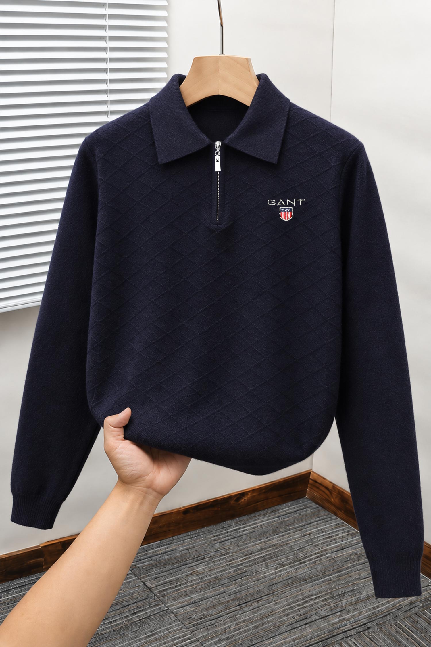Gnt Diamond Textured Quarter-Zip Imported Men's Jumper Sweater In Navy Blue