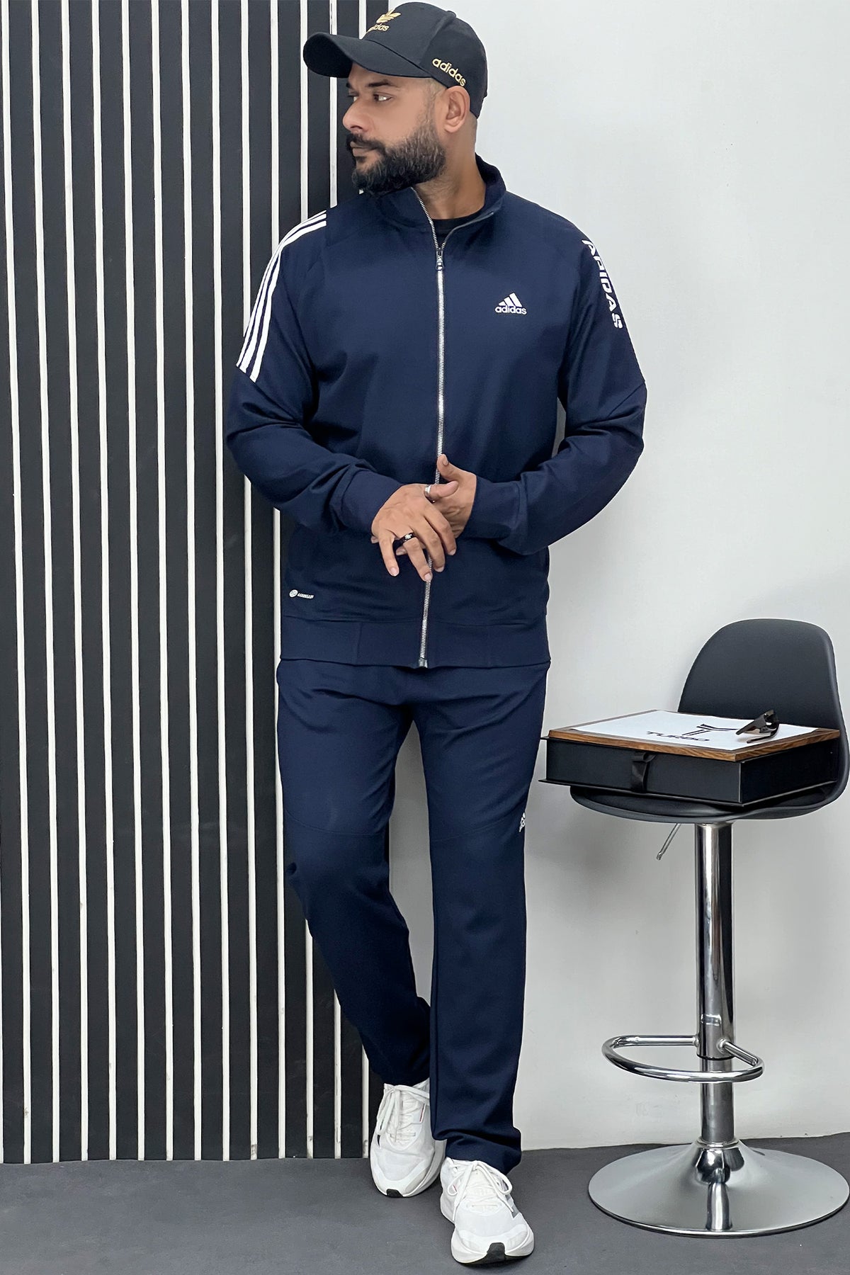 Adds Signature Sportswear Men Zipper Tracksuit