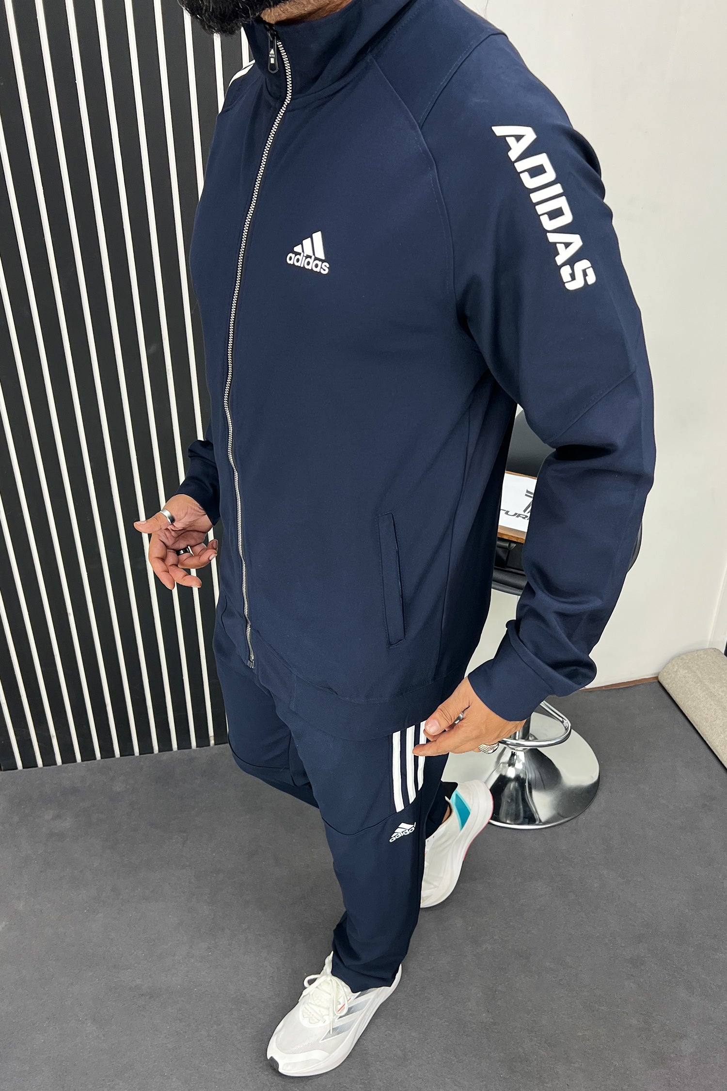 Adds Signature Sportswear Men Zipper Tracksuit