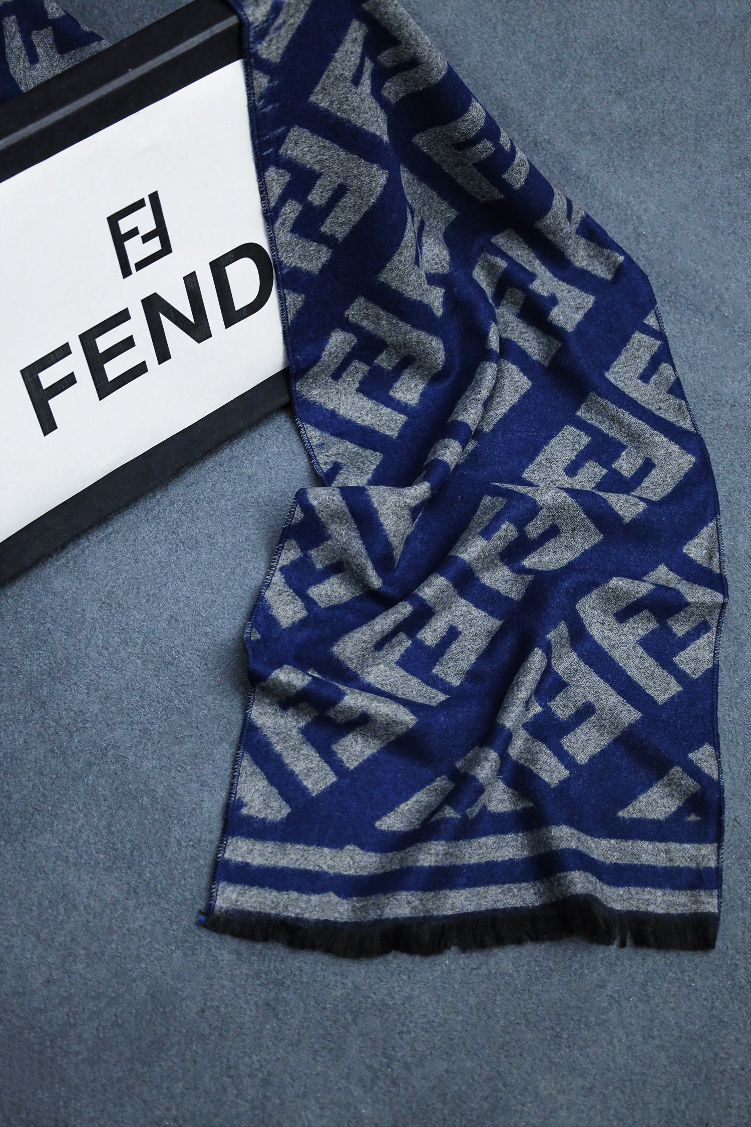 Fndi Letter Imitation Warm Wool Men Mufflers In Navy Blue