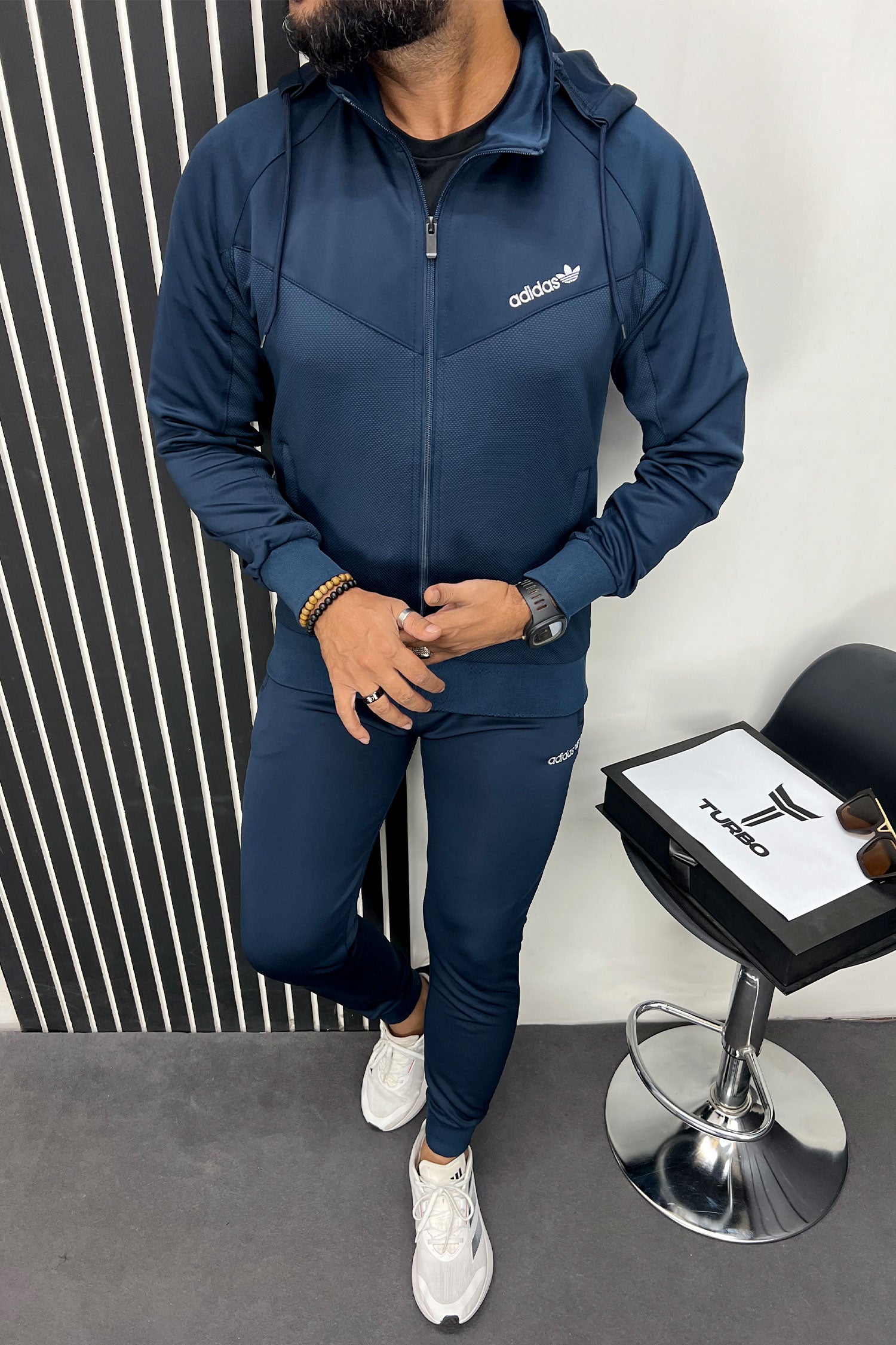 Adds Diagonal V Sportswear Men Zipper Tracksuit