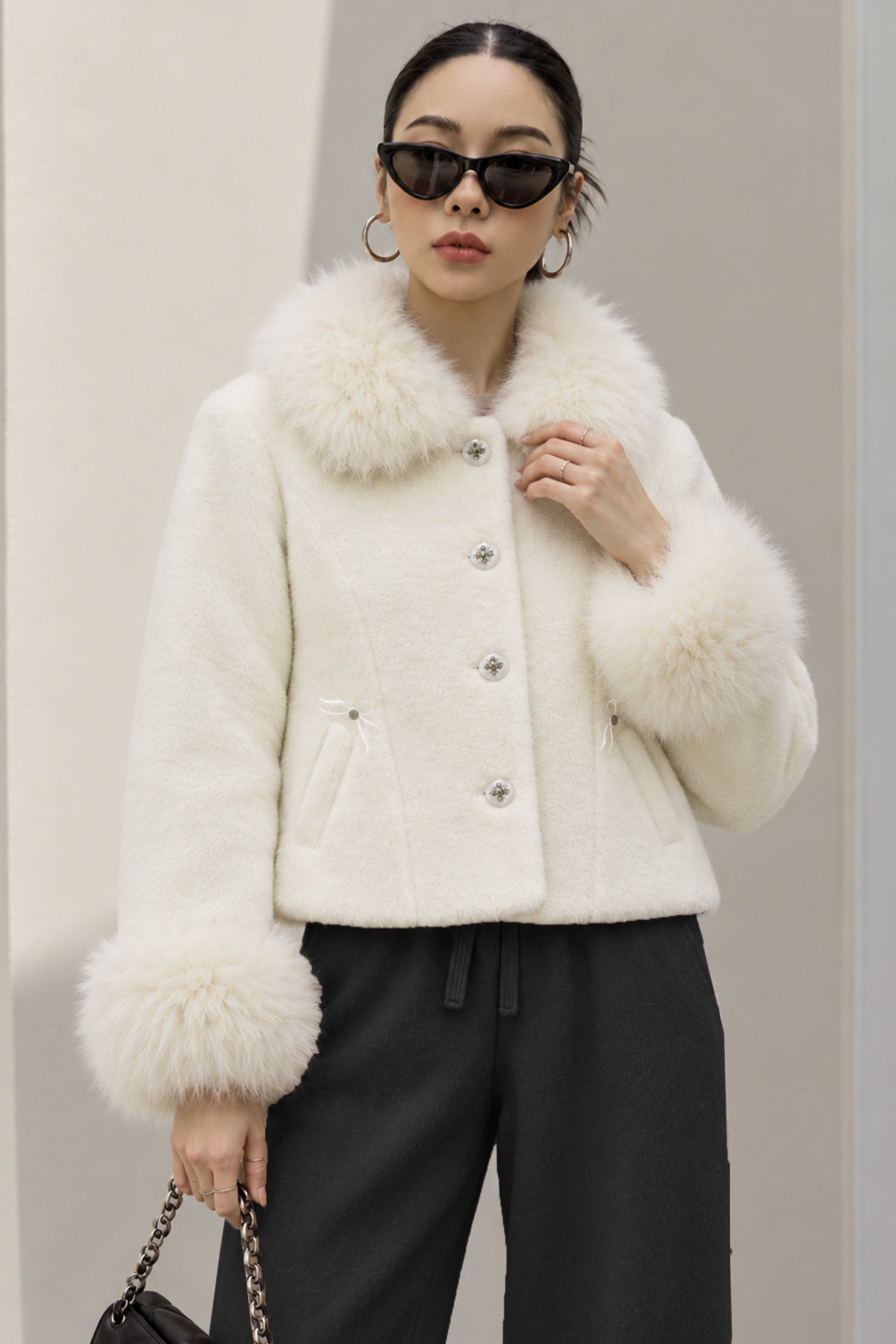Women Plush Collar Cape Imported Fur Jacket In Off White