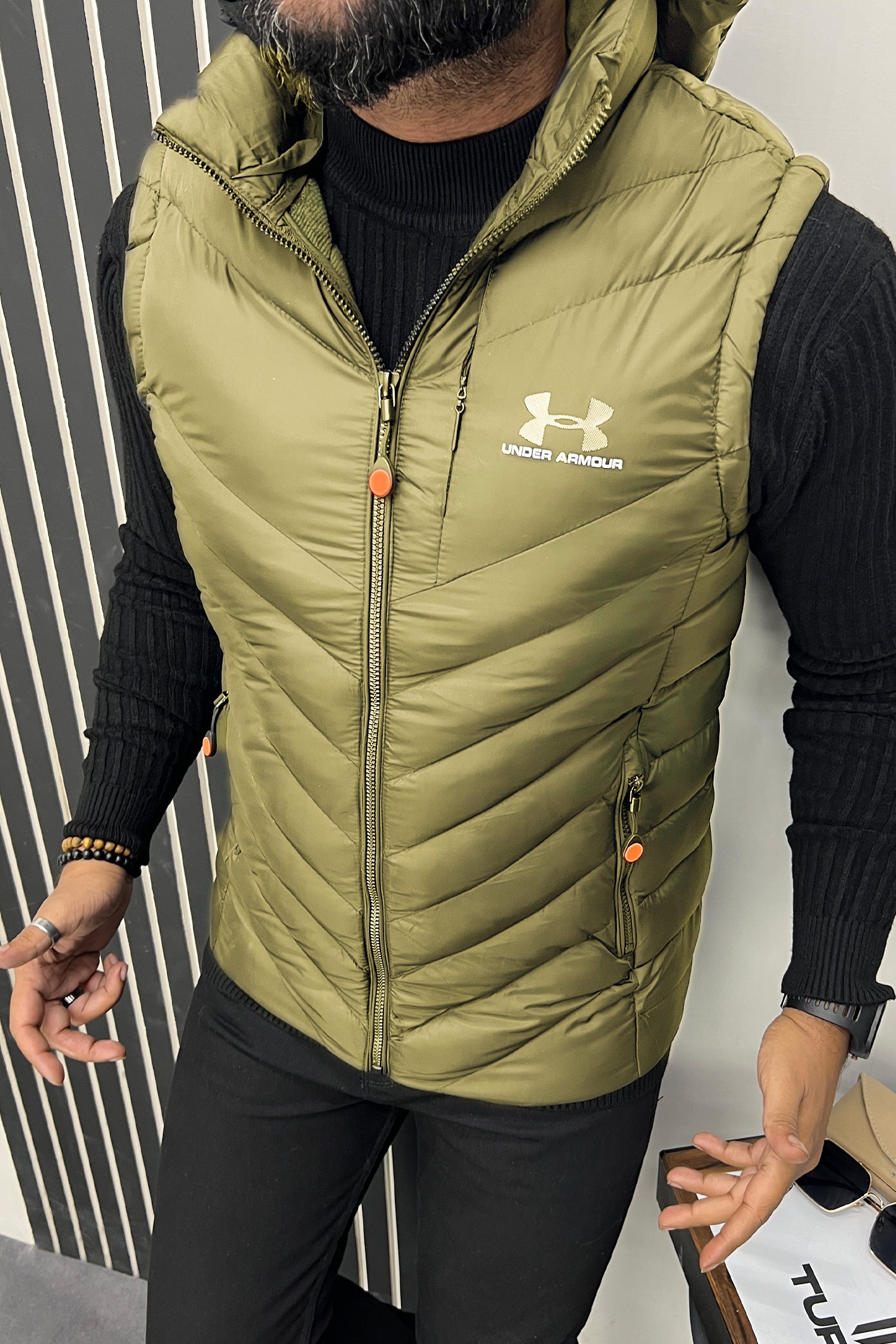 Undr Armr Cold Gear Quilted Imported Men's Gilet