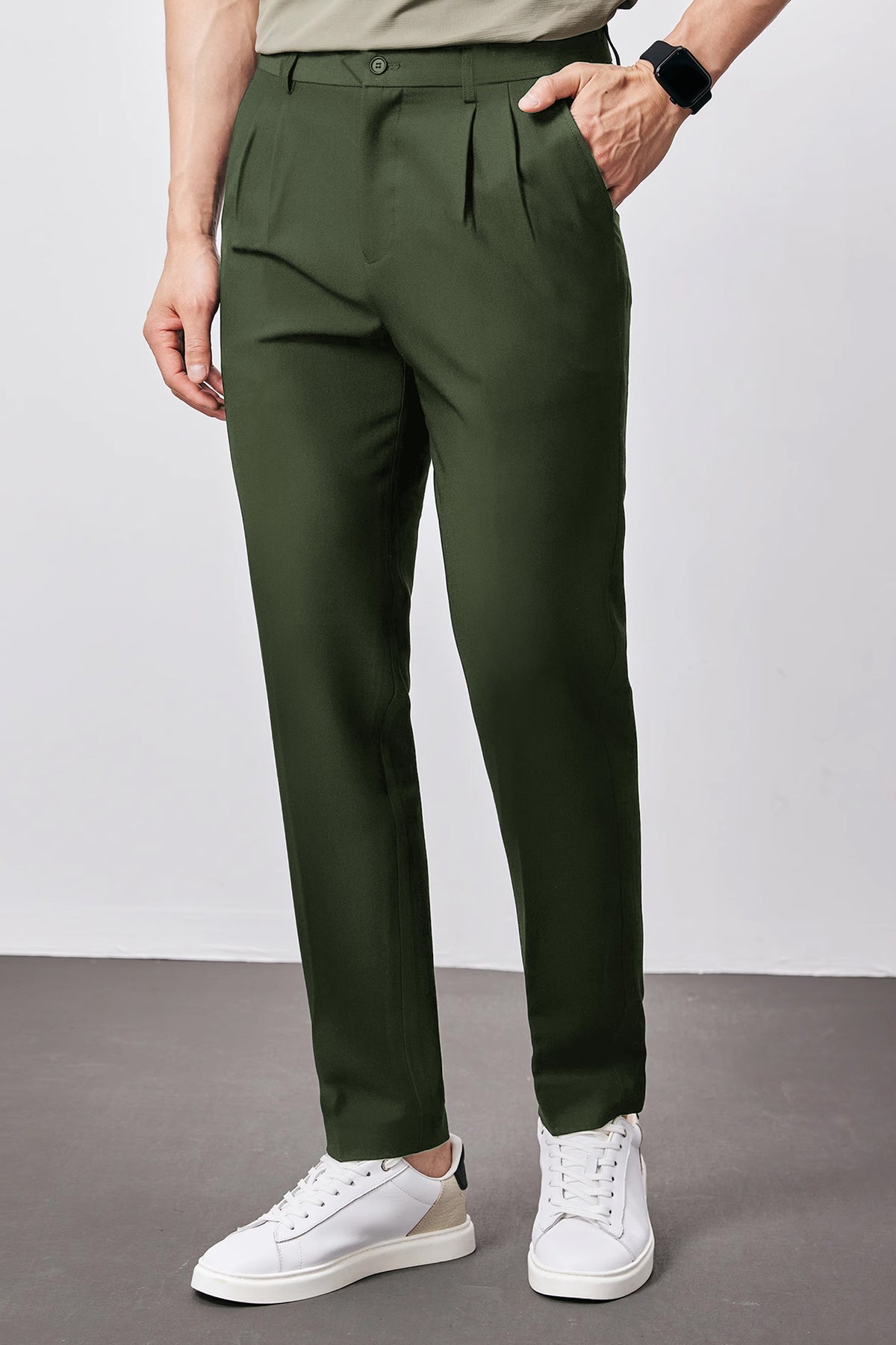 Safari Style Men's Carrot Fit Cotton Pant In Olive Green