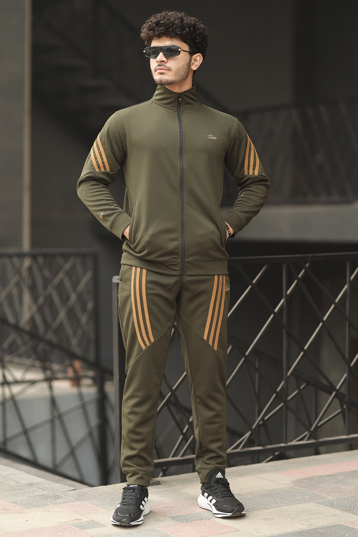 Turbo Diagonal Stripes Men Zipper Tracksuit In Dark Green