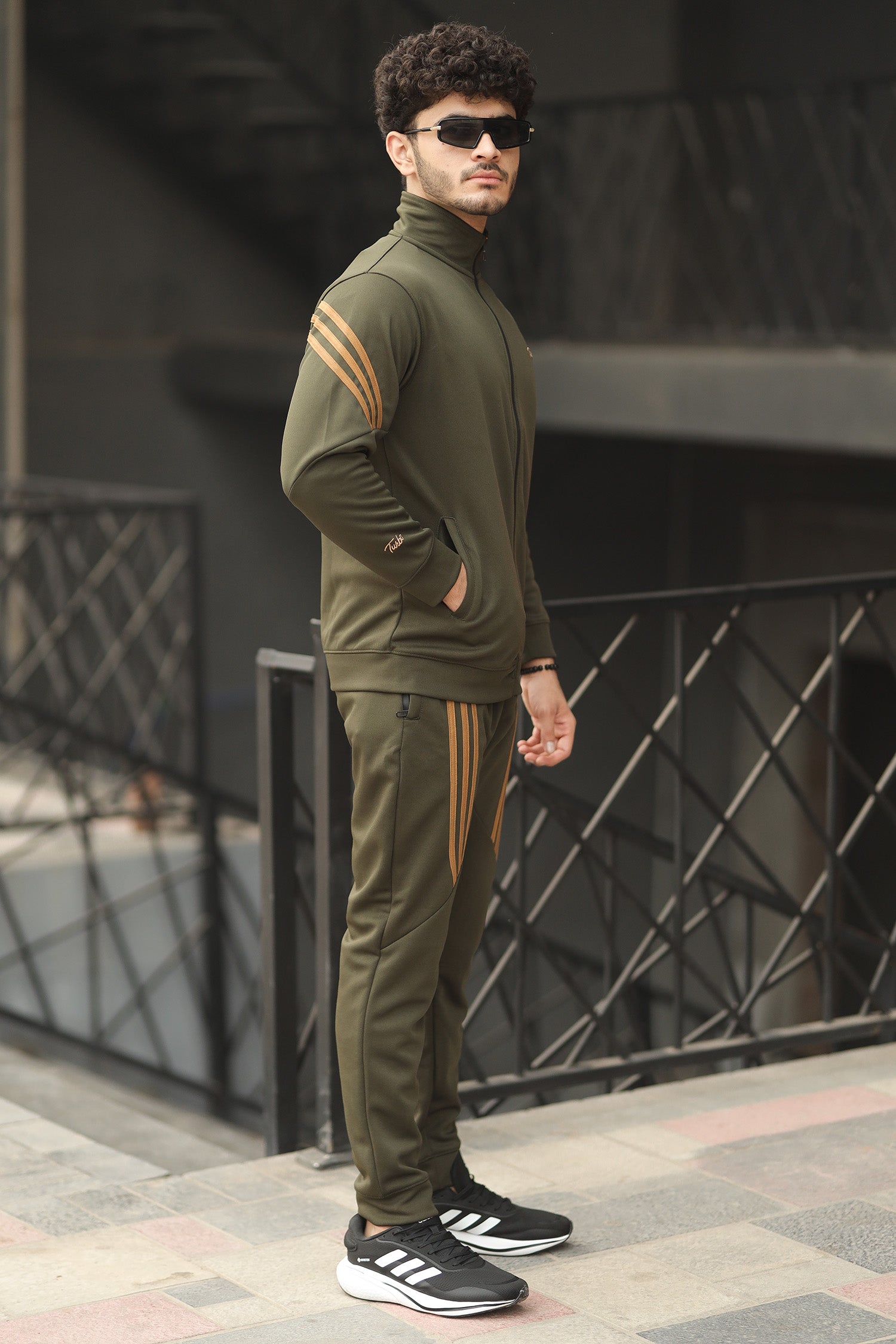 Turbo Diagonal Stripes Men Zipper Tracksuit In Dark Green