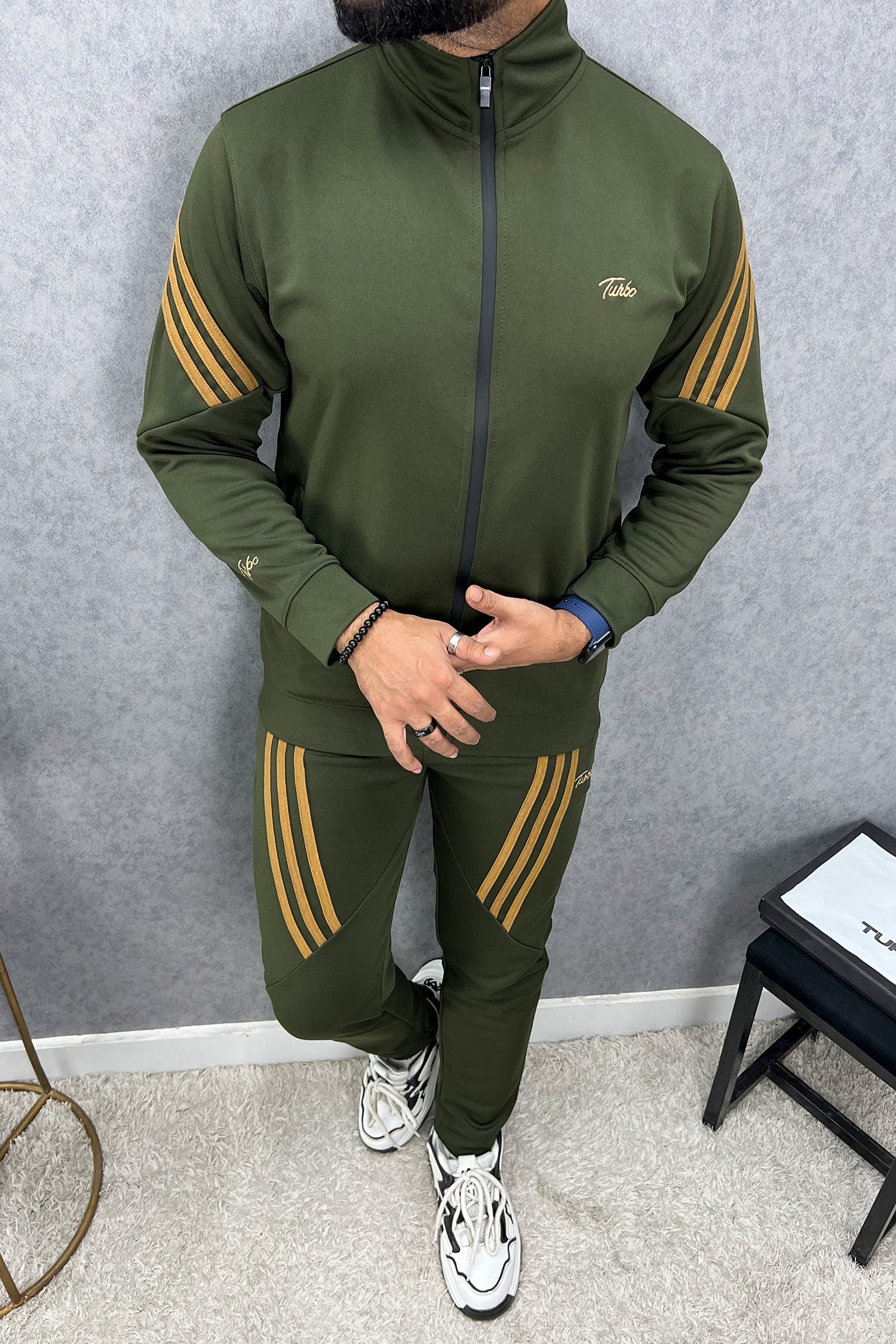 Turbo Diagonal Stripes Men Zipper Tracksuit