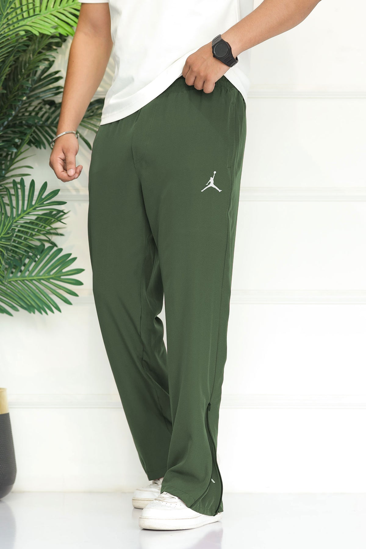 Jrdn 'Airborne' Micro-Tech Loose-Bottom Trouser