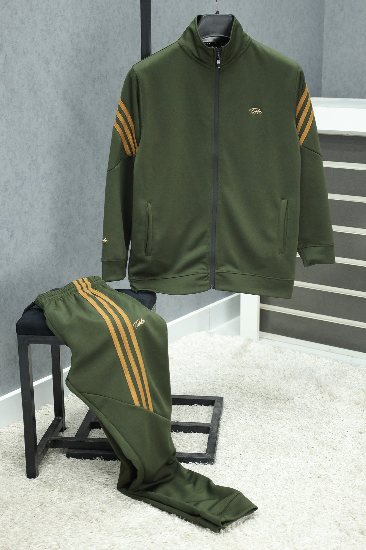 Turbo Diagonal Stripes Men Zipper Tracksuit