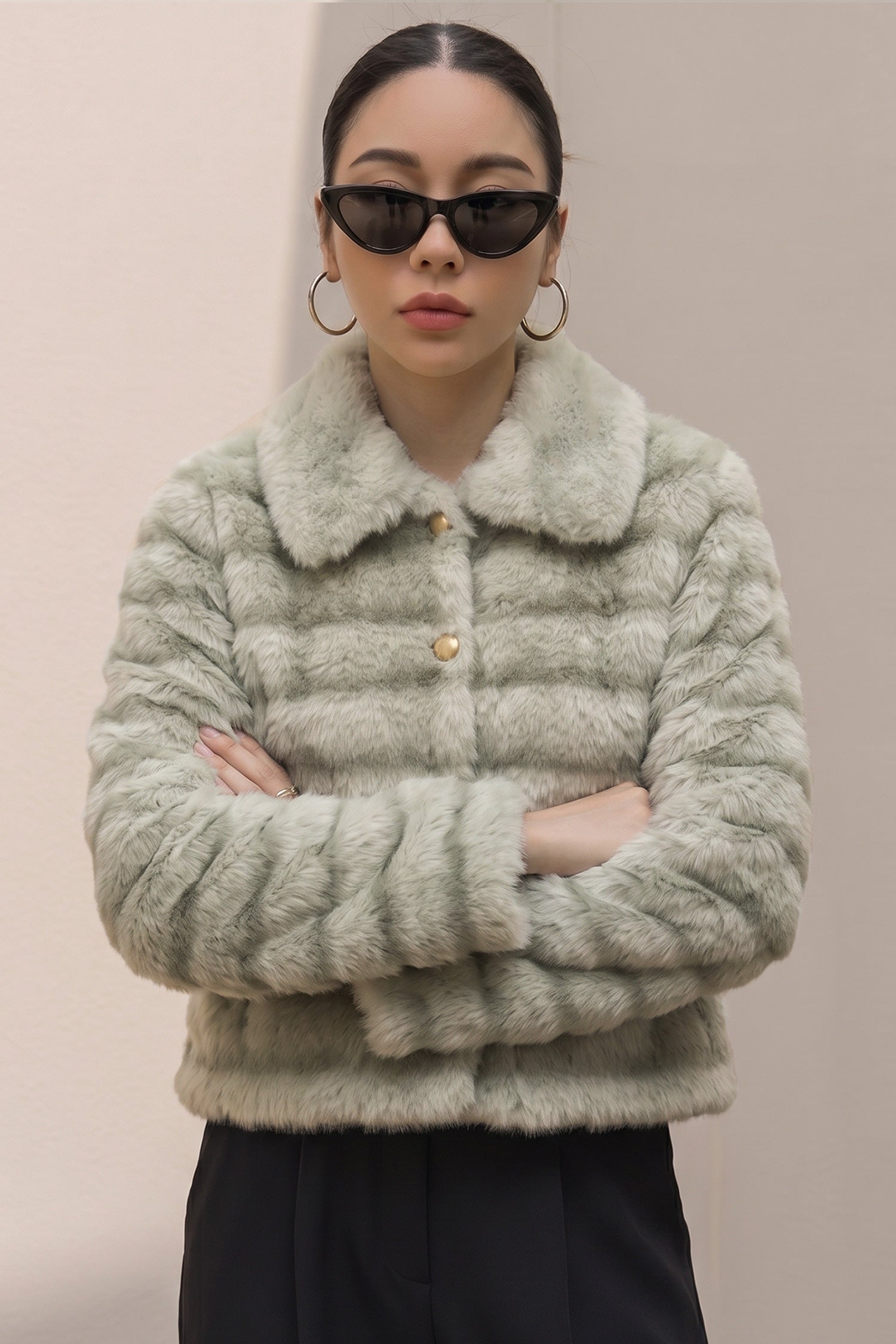 Women Button Closure Imported Fur Jacket In Olive