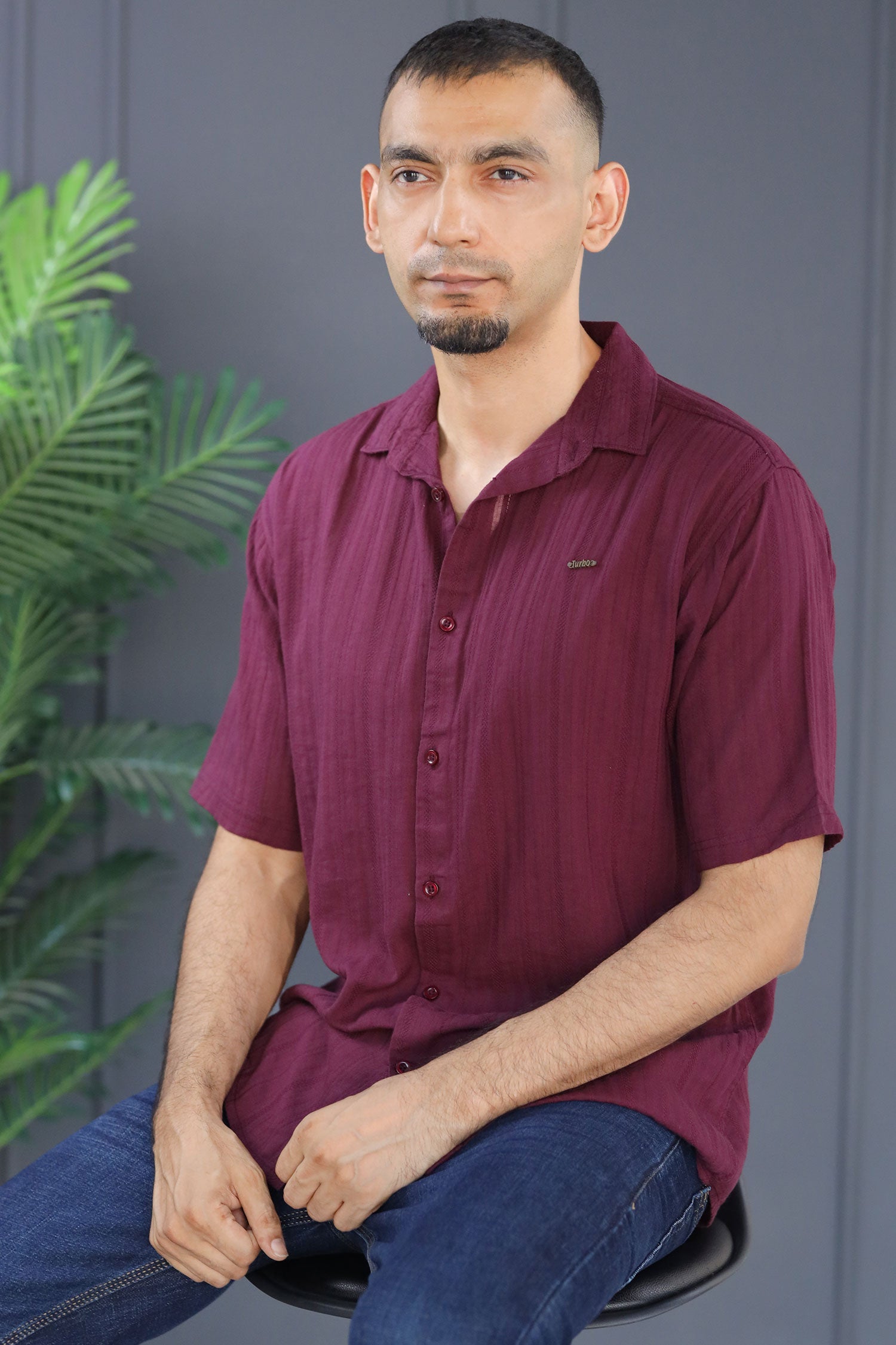 Turbo Minimalist Design Half Sleeve Casual Shirt In Plum
