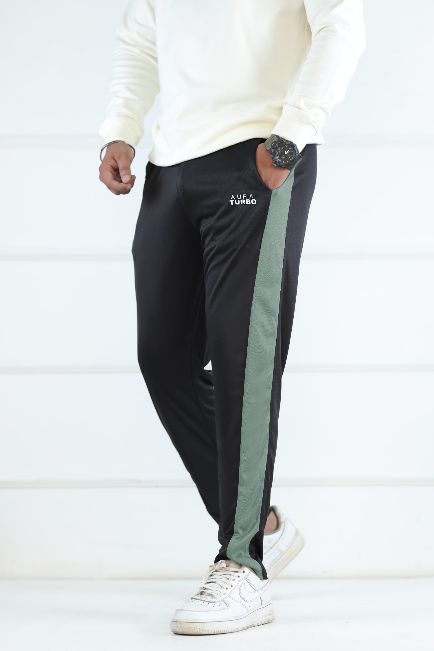 The Turbo Aura Team Goals Quick-Dry Trouser