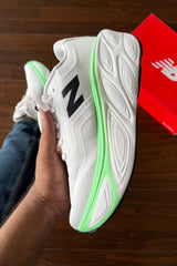 New Balnce Fresh Foam SE Sneakers In White