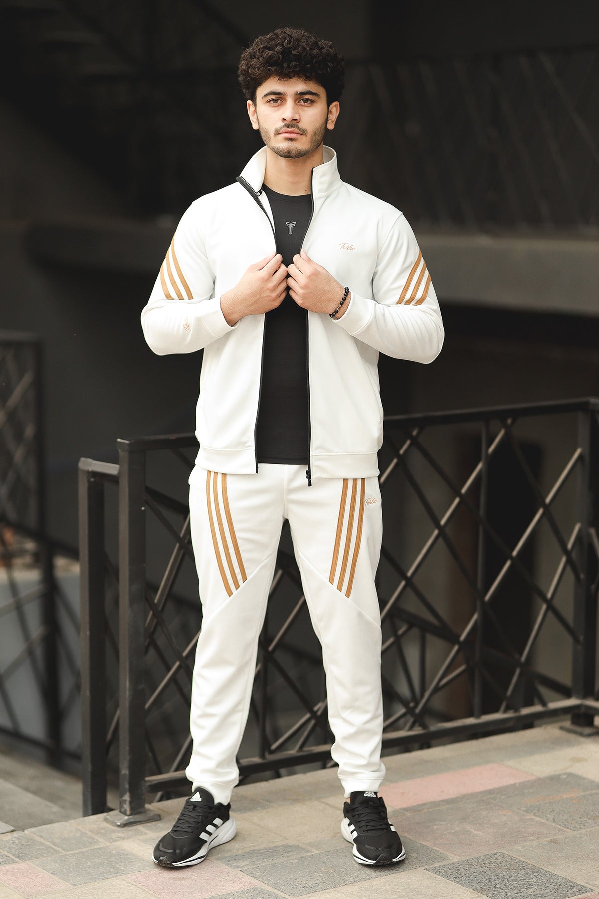 Turbo Diagonal Stripes Men Zipper Tracksuit In White