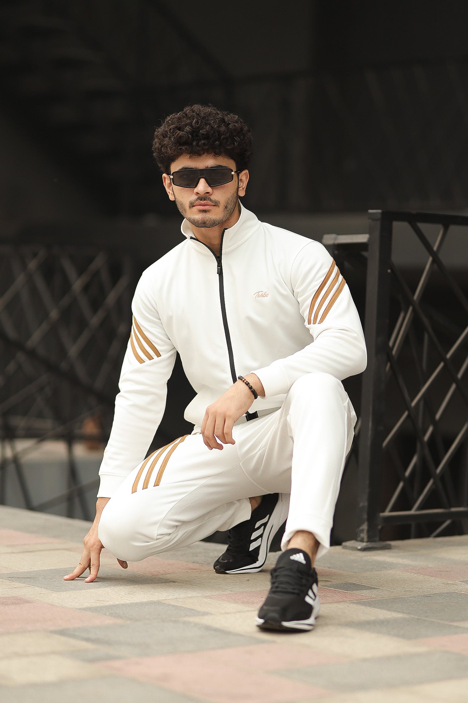 Turbo Diagonal Stripes Men Zipper Tracksuit In White