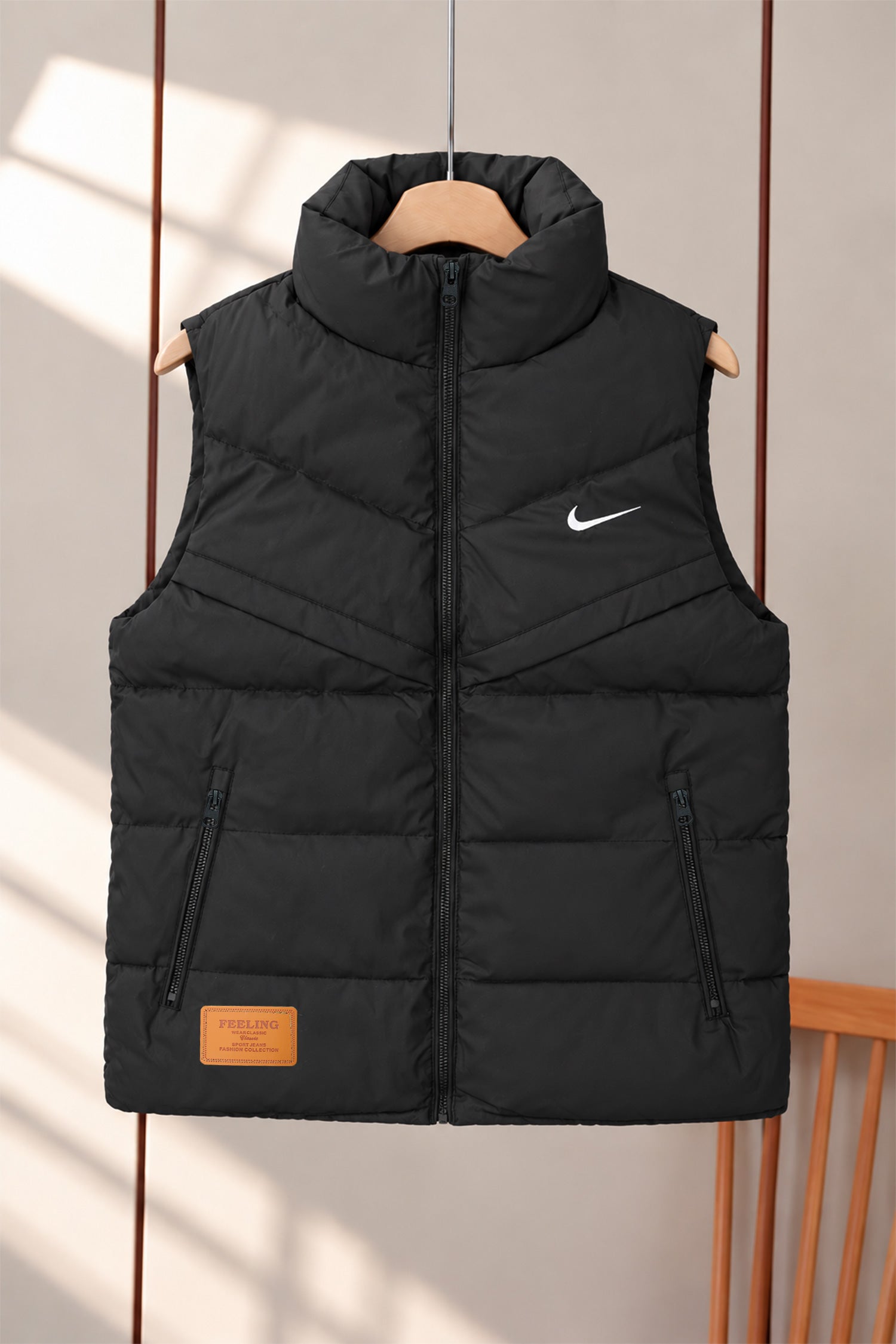 Nke Wind-Runner Imported Puffer Men's Gilet In Black