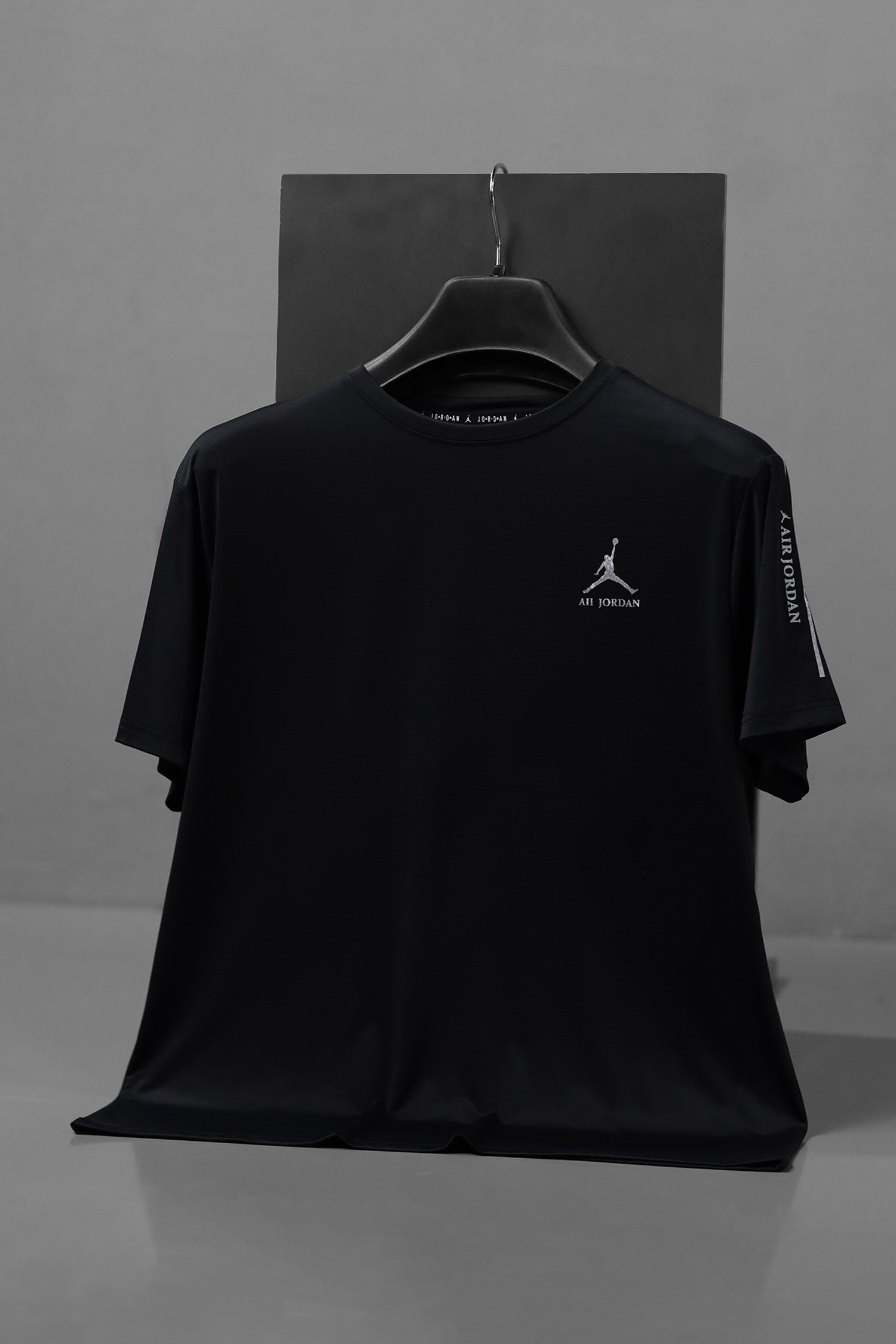 Jrdn Moisture-Wicking Round Neck Imp Dry-Fit Tee