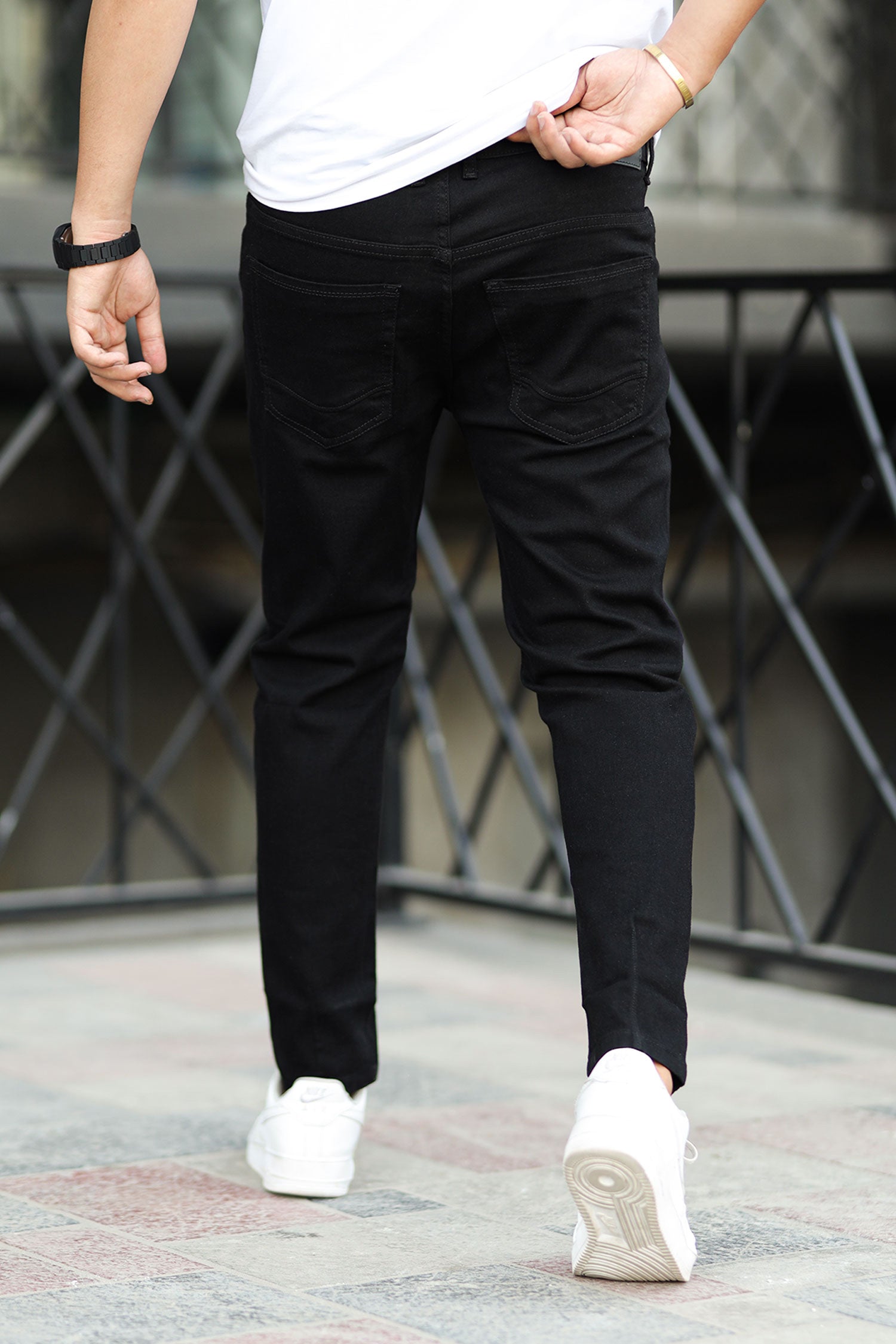 Plain Turbo Ankle Fit Jeans In Black