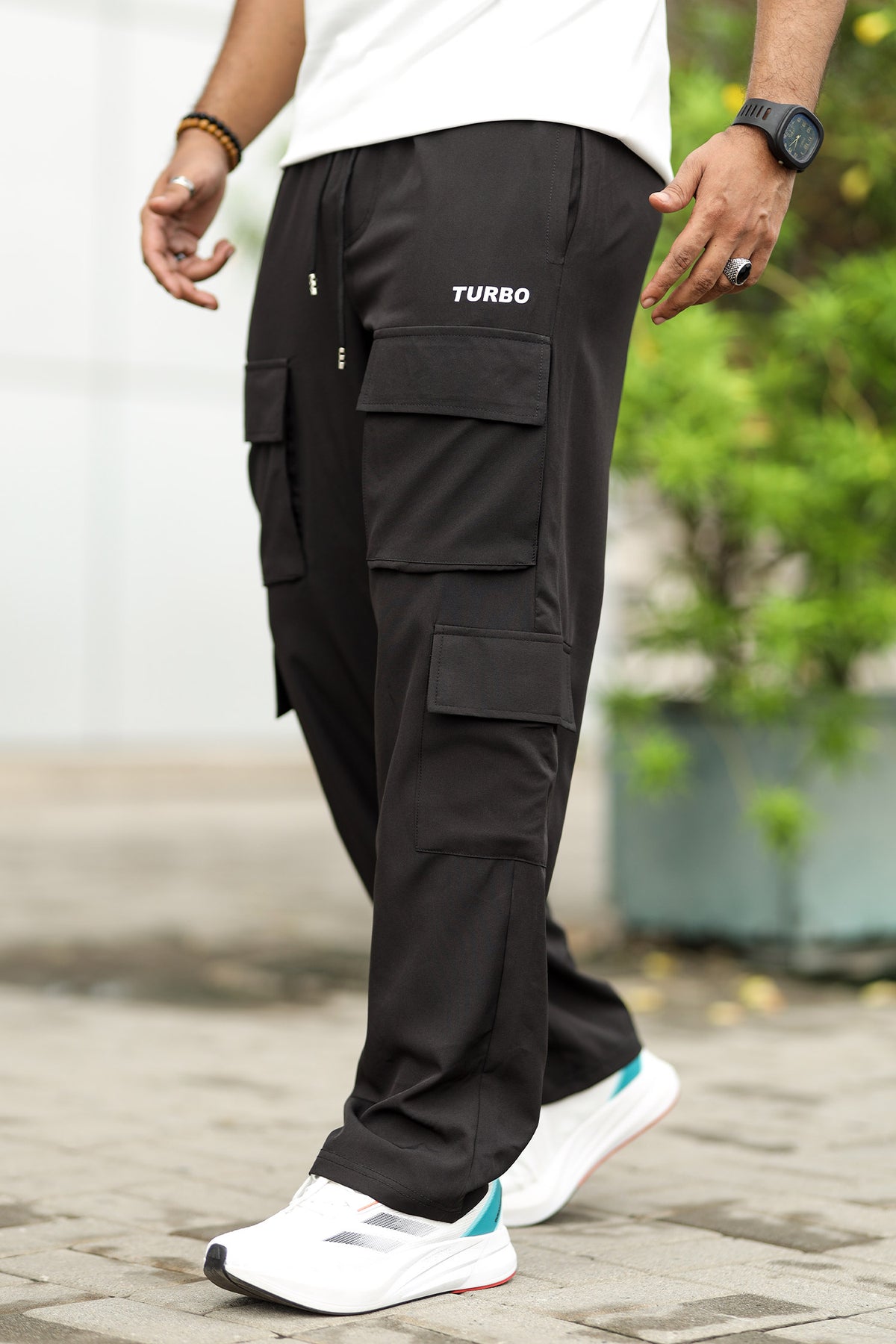 Turbo 7 Pockets Loose Bottom Imported Cargo Trouser In Black