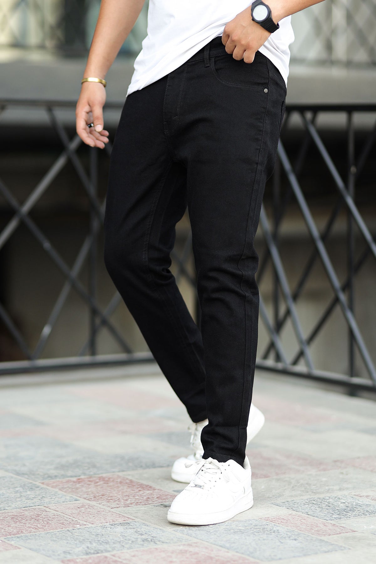 Plain Turbo Ankle Fit Jeans In Black