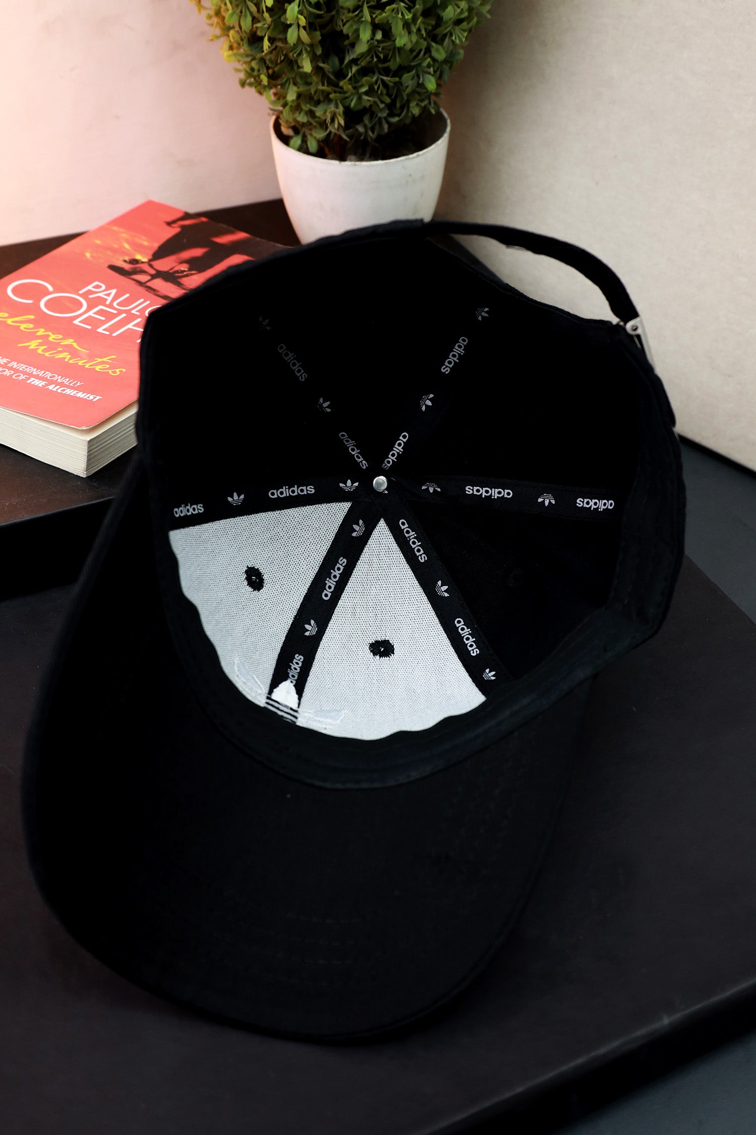 Adds Embroidered Logo Cotton Cap In Black&White