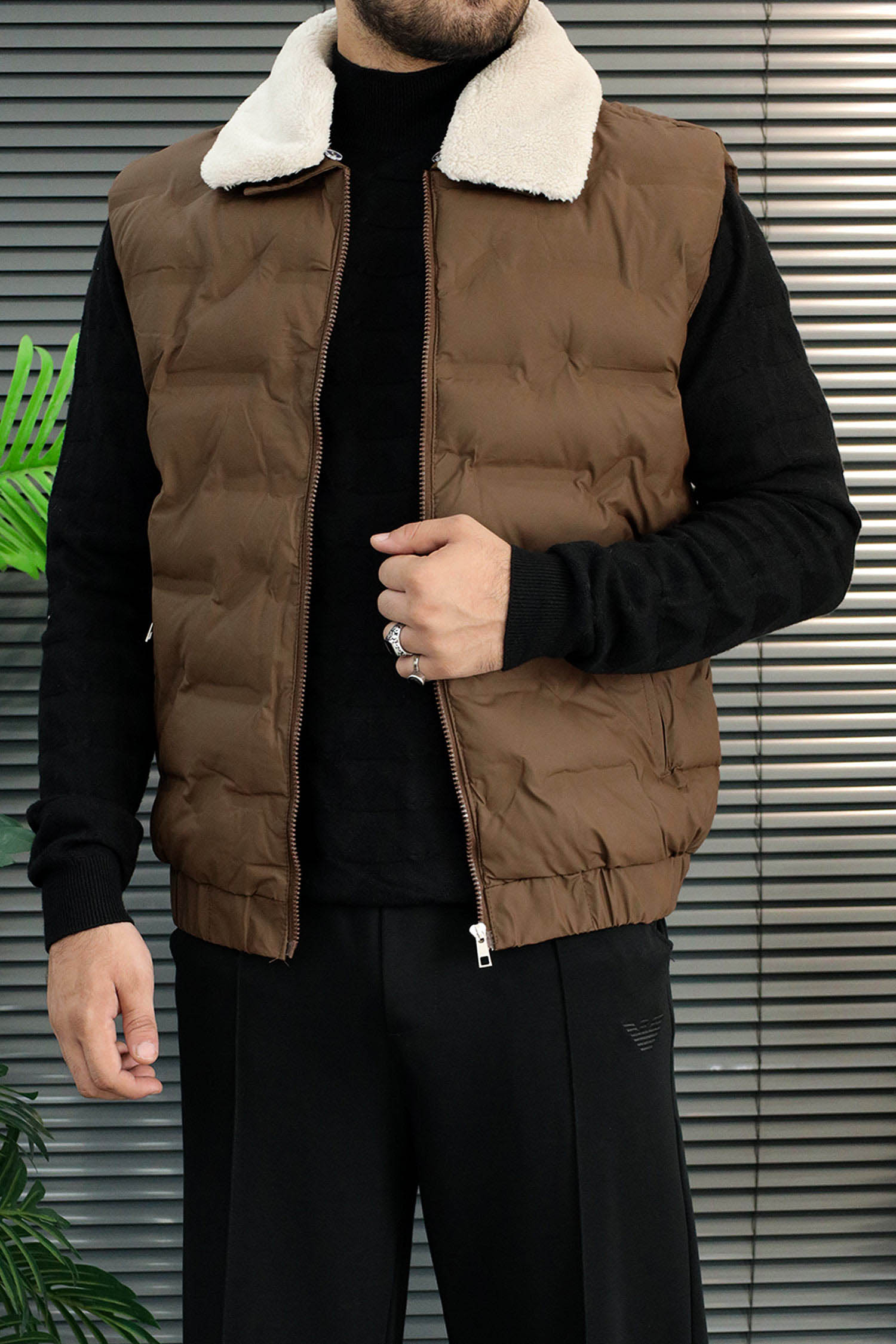 Sherpa Fur Collar Imported Parachute Men's Gilet In Brown