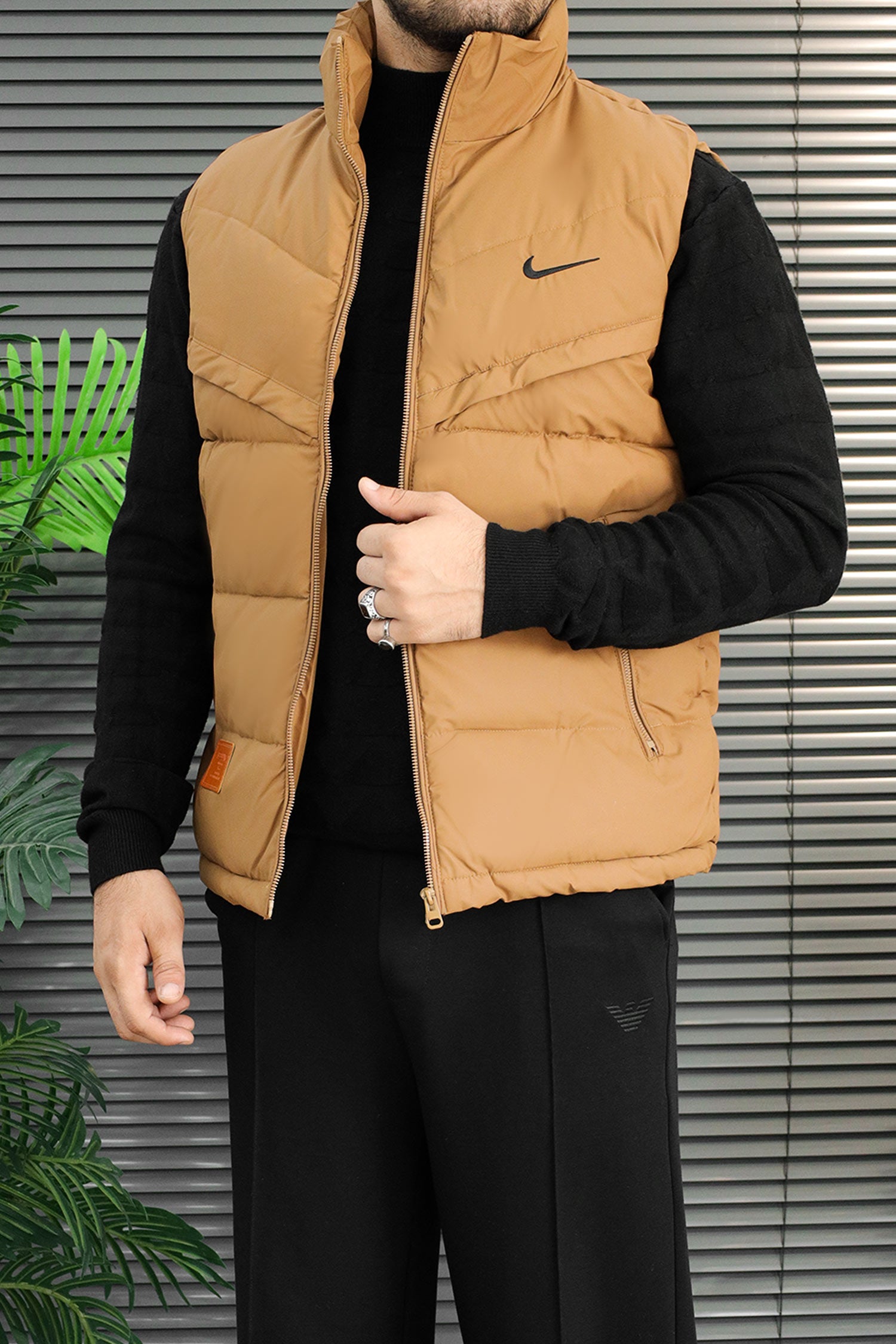 Nke Wind-Runner Imported Puffer Men's Gilet In Camel