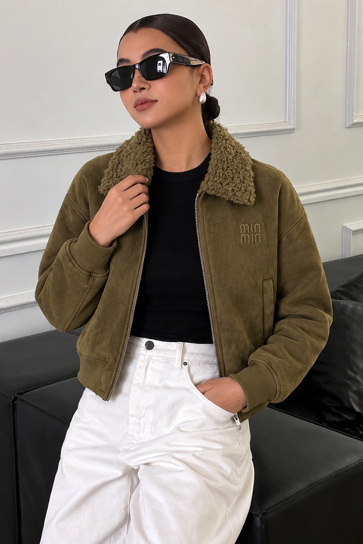 Women Vintage Vibe Single-Way Slider Imported Suede Jacket In Coffee