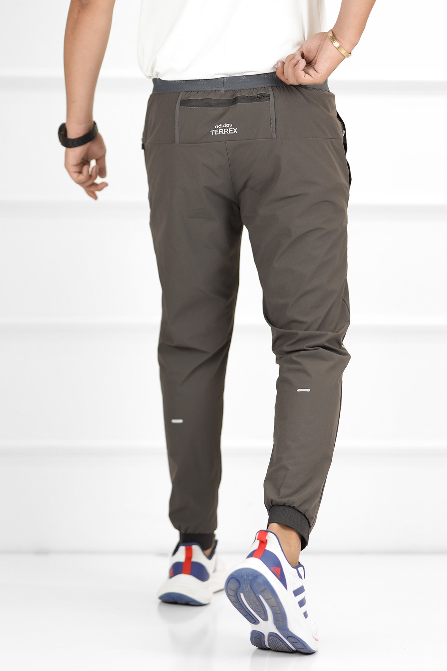Adds Alpha Strength Micro Premium Sportswear Trouser In Dark Grey